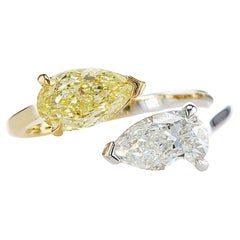 Anillo de cóctel de diamantes blancos y de color fantasía con certificación Gia