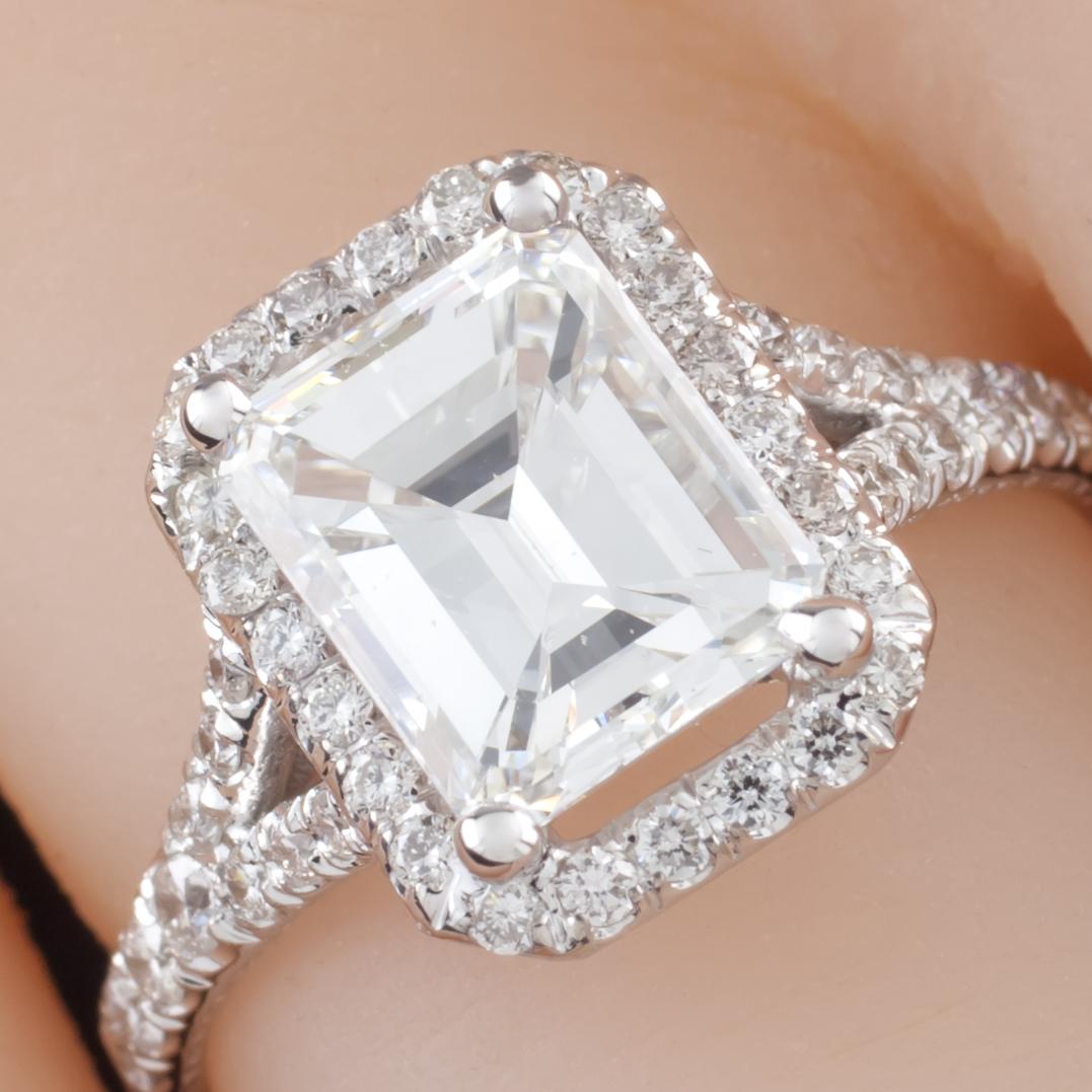 Size 4.75 Gorgeous 18k White Gold Engagement Ring
Features 1.94 ct Emerald Cut Solitaire Diamond w/ GIA Cert, which reads:
GIA Diamond Grading Report
April 25, 2017
GIA Report Number: 6187350670
Shape and Cutting Style: Emerald Cut
Measurements: