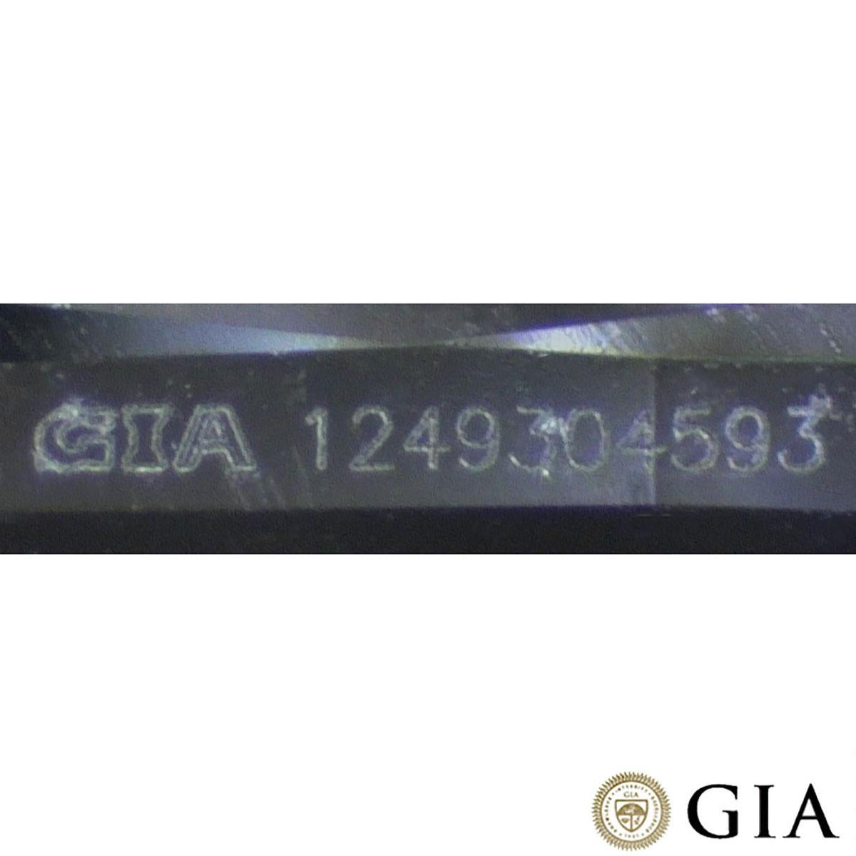 Bague en or blanc certifiée GIA avec diamant taille coussin de 1,14 carat G/VS1 en vente 1