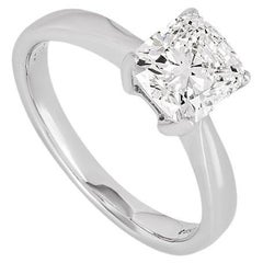 Bague en or blanc certifiée GIA avec diamant taille coussin de 1,66 carat I/VS1