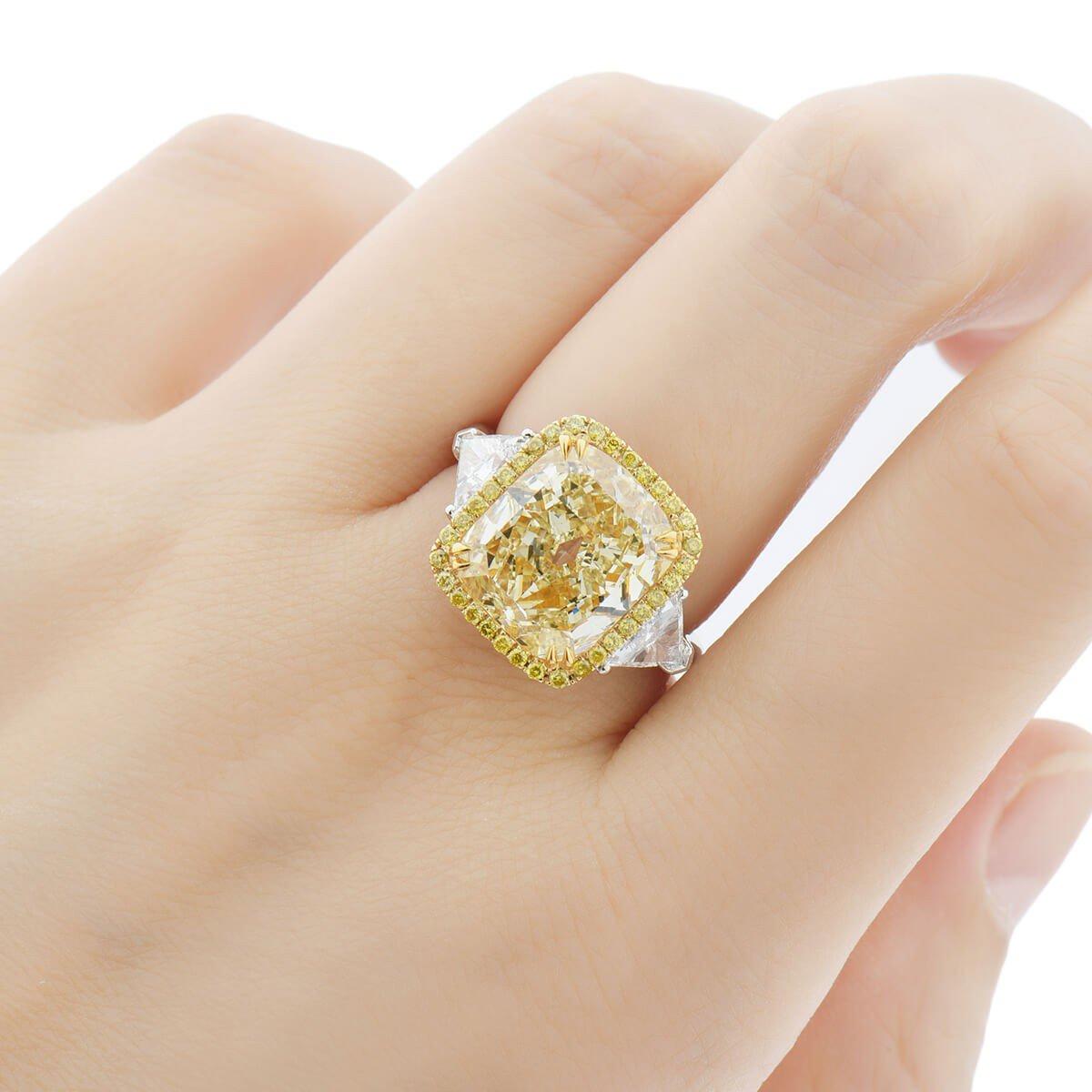 GIA Certified White Gold Cushion Cut Fancy Yellow Diamond Ring, 6.85 For Sale 1