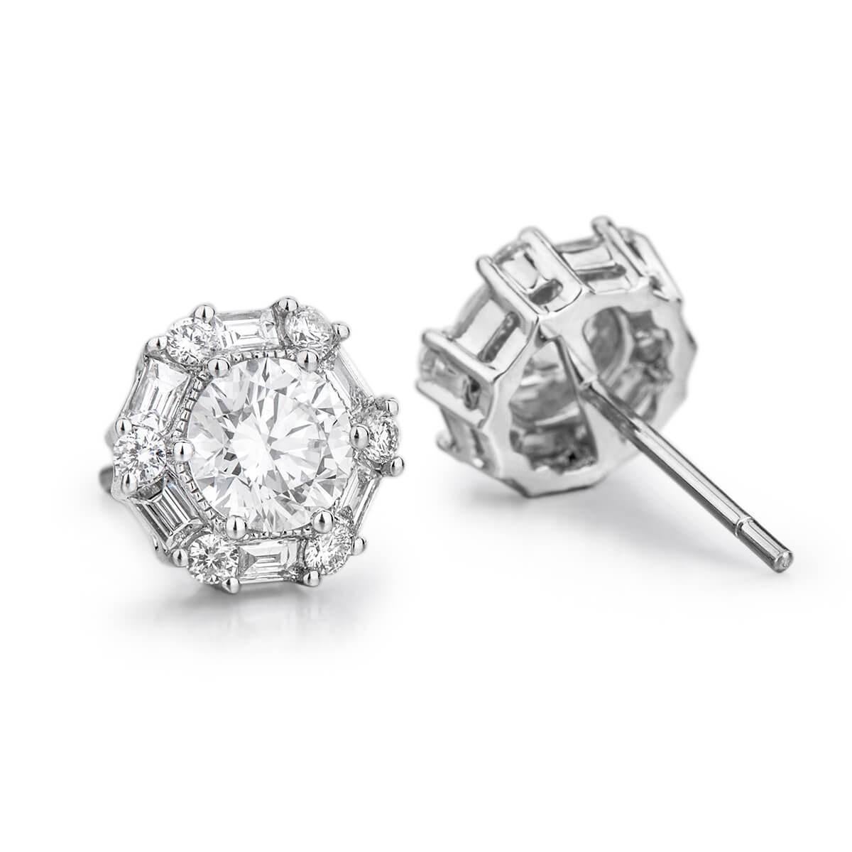 WHITE GOLD DIAMOND STUD EARRINGS - 1.75 CT


Set in 18K White gold


Total centre diamond weight: 1.24 ct - [ 0.60 ct and 0.64 ct ]
[ 2 diamonds ]
Color: G
Clarity: VS2 and SI1

Total small brilliant cut diamond weight: 0.23 ct
[ 12 diamonds
