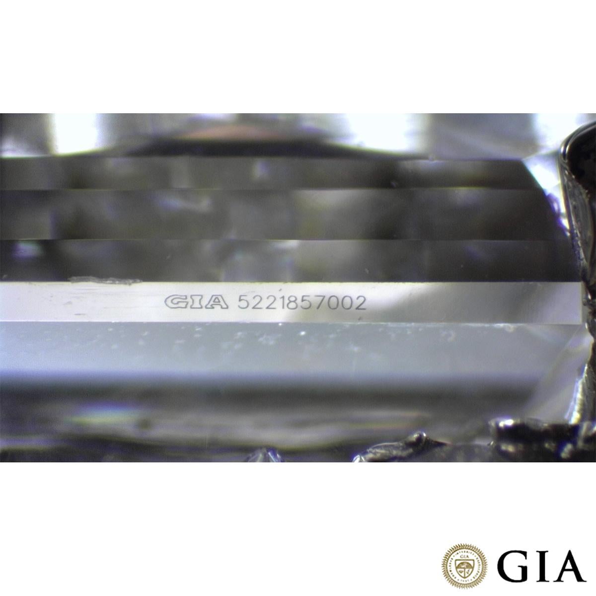 Pendentif en or blanc certifié GIA avec diamant taille émeraude 0,92 carat G/SI1 Pour femmes en vente
