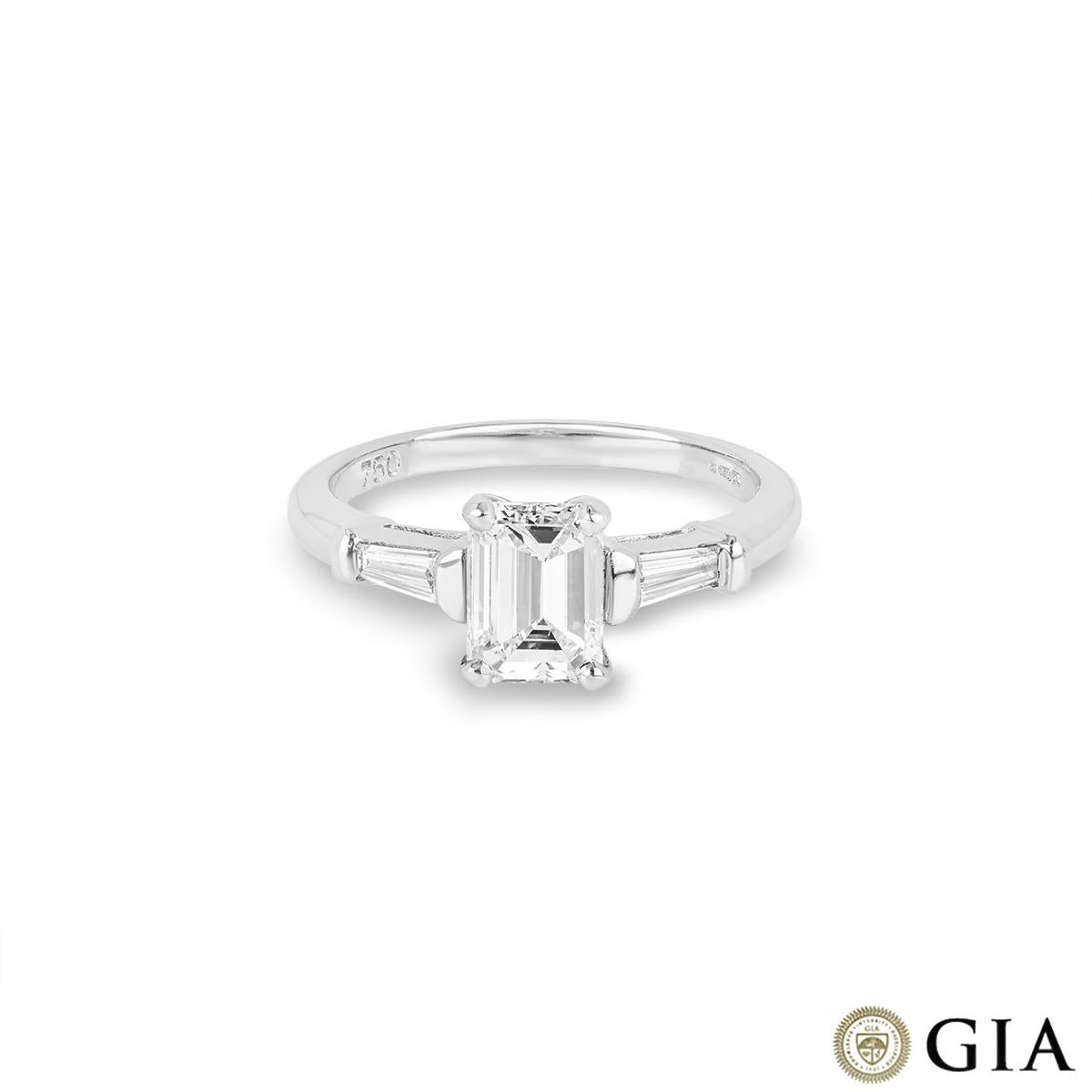 GIA Certified White Gold Emerald Cut Diamond Ring 1.00ct F/VS1 In New Condition For Sale In London, GB