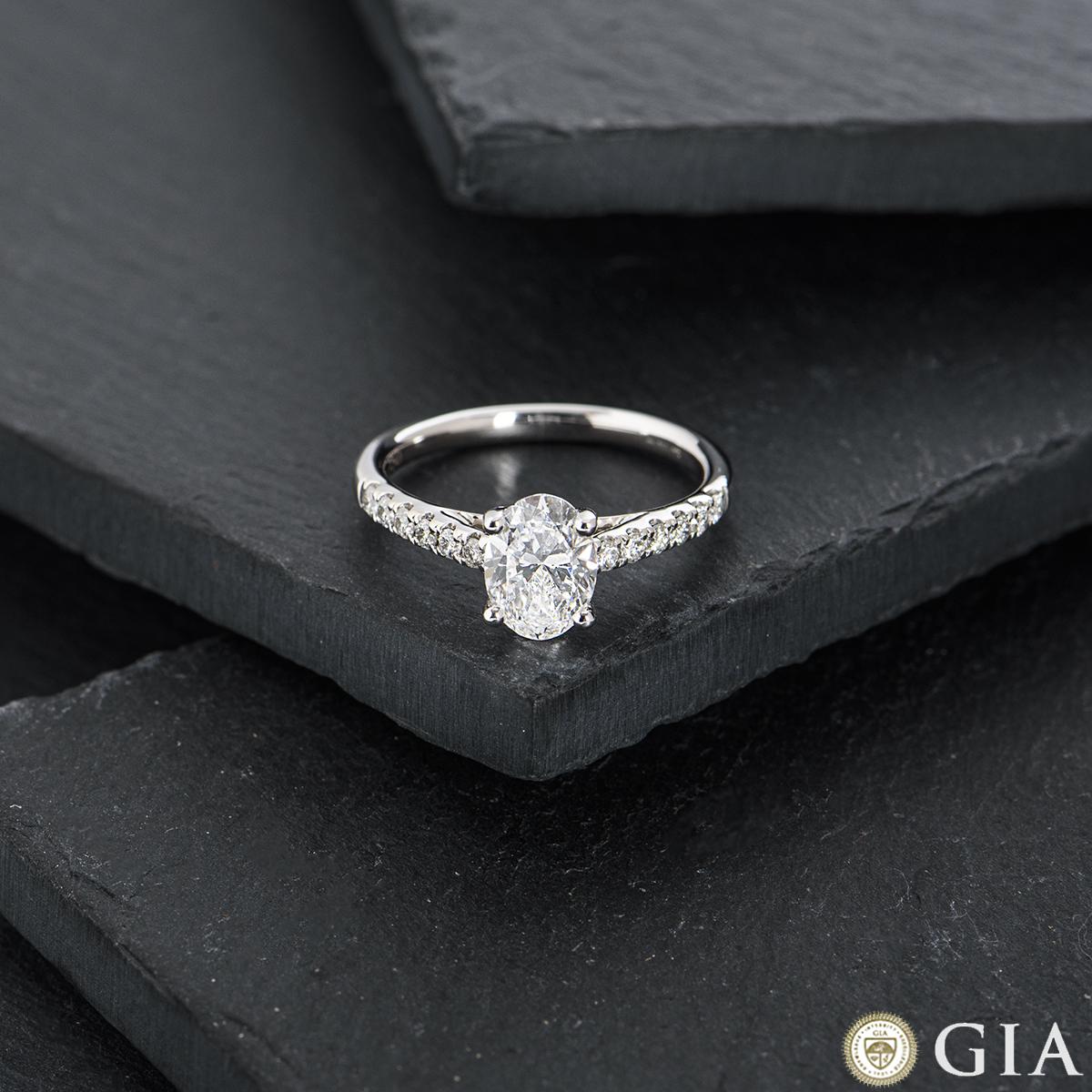 GIA Certified White Gold Oval Cut Diamond Ring 1.00ct D/SI1 In Excellent Condition For Sale In London, GB