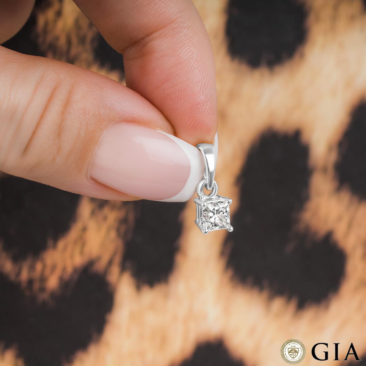 GIA Certified White Gold Princess Cut Diamond Pendant 0.90 I/VS1 For Sale 1