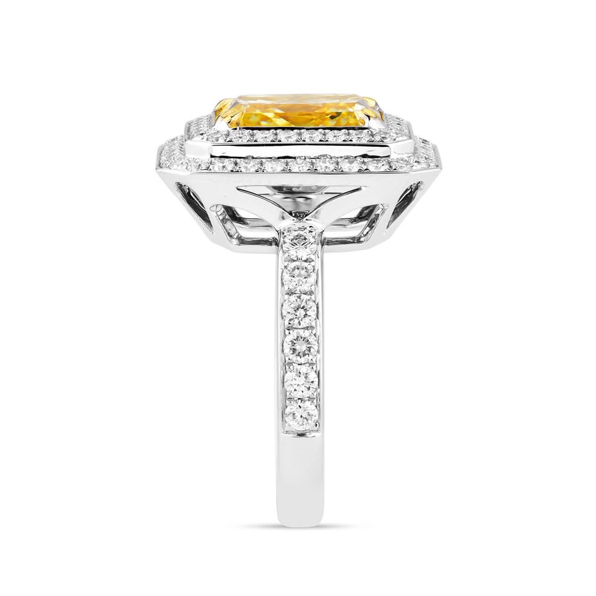 GIA Certified White Gold Radiant Cut Yellow Diamond Ring, 6.01 Carat In New Condition For Sale In Knightsbridge, GB