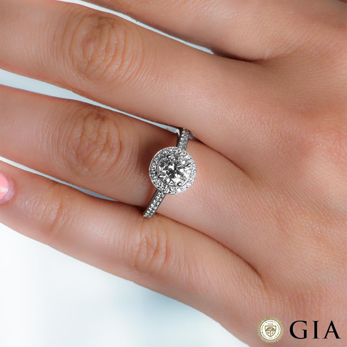 Women's GIA Certified White Gold Round Brilliant Cut Diamond Ring 0.94ct F/VS2 For Sale