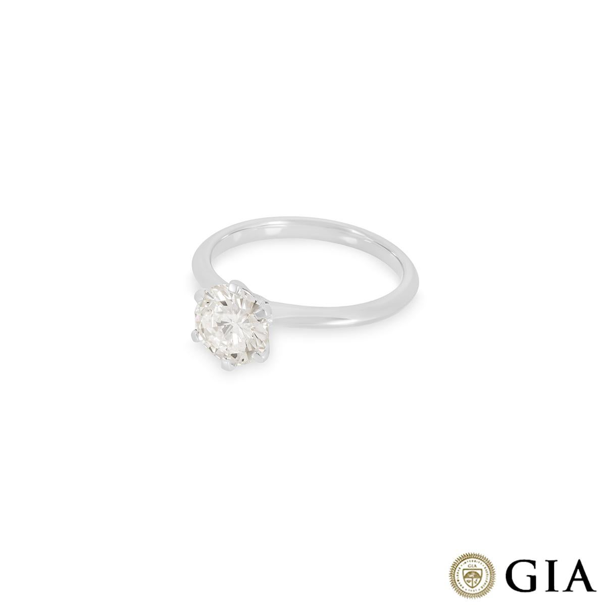 GIA Certified White Gold Round Brilliant Cut Diamond Ring 1.30ct M/VVS2 In Excellent Condition For Sale In London, GB