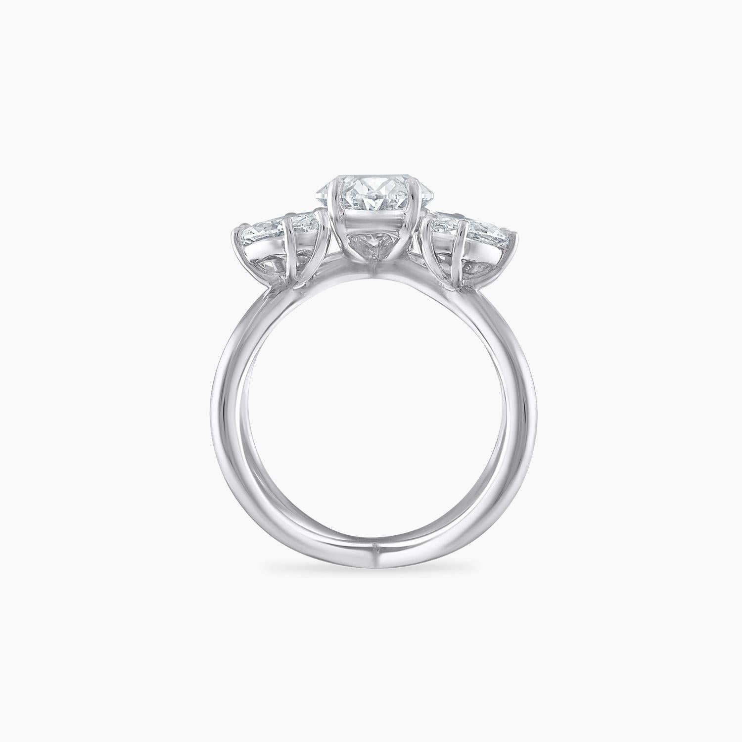 GIA Certified X-Shaped Brilliant Natural Diamond Ring In New Condition For Sale In Boca Raton, FL