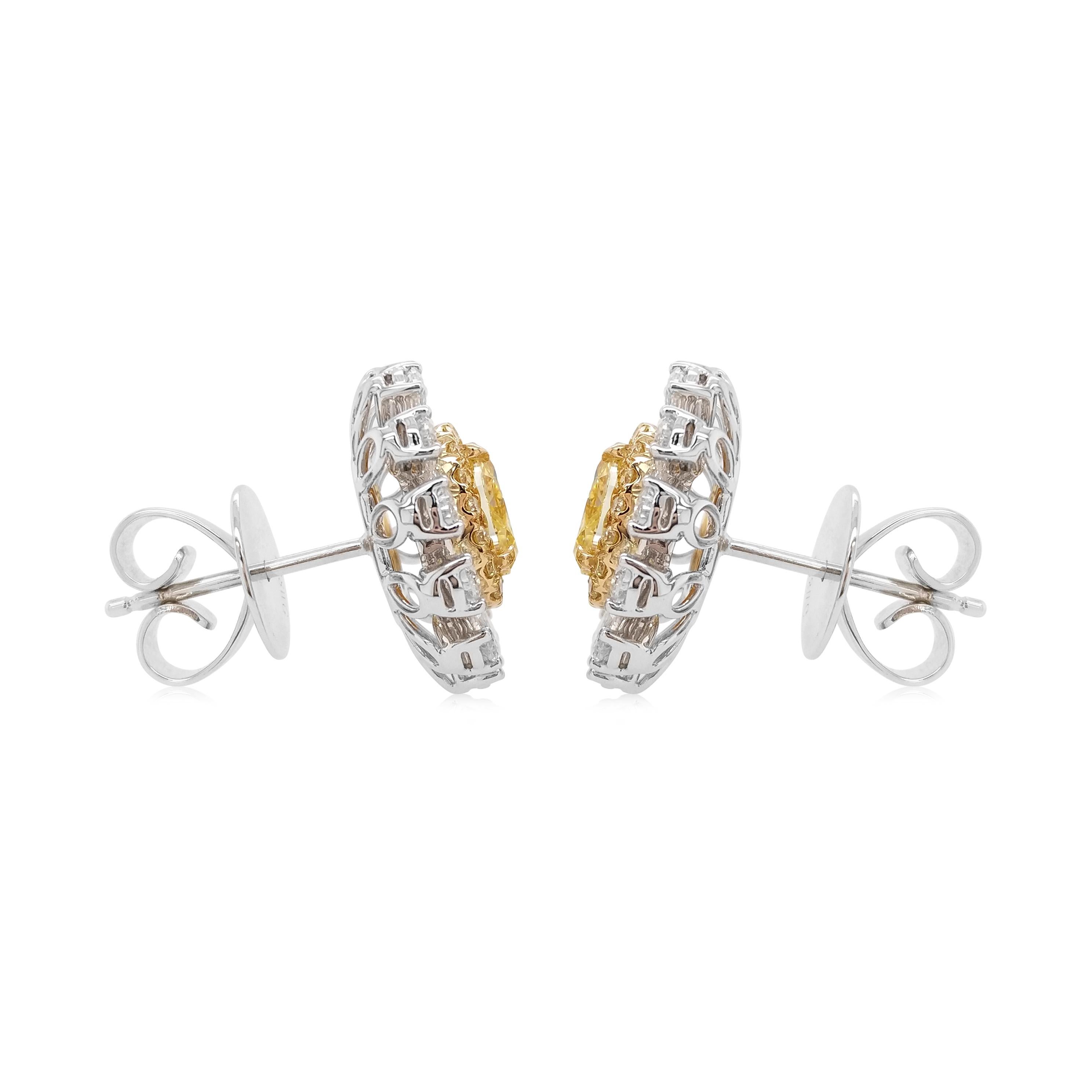 Oval Cut GIA Certified Yellow Diamond 18K Gold Stud Earrings For Sale