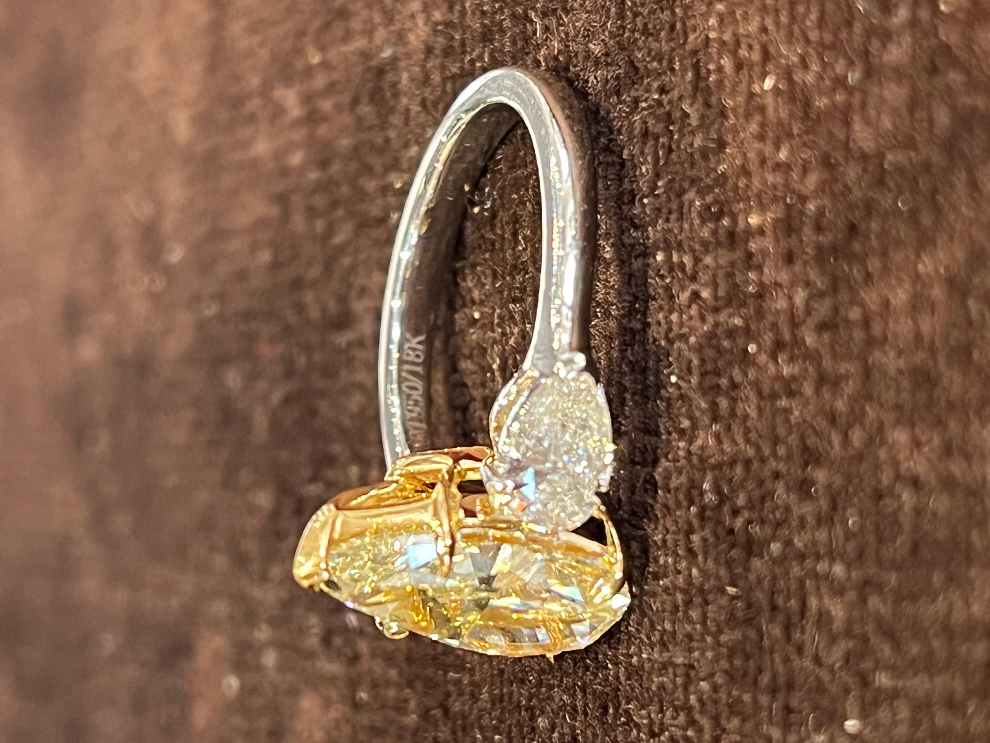 Pear Cut GIA 4.01cts Yellow Diamond Engagement Ring set in Platinum 950 and 18K Gold For Sale
