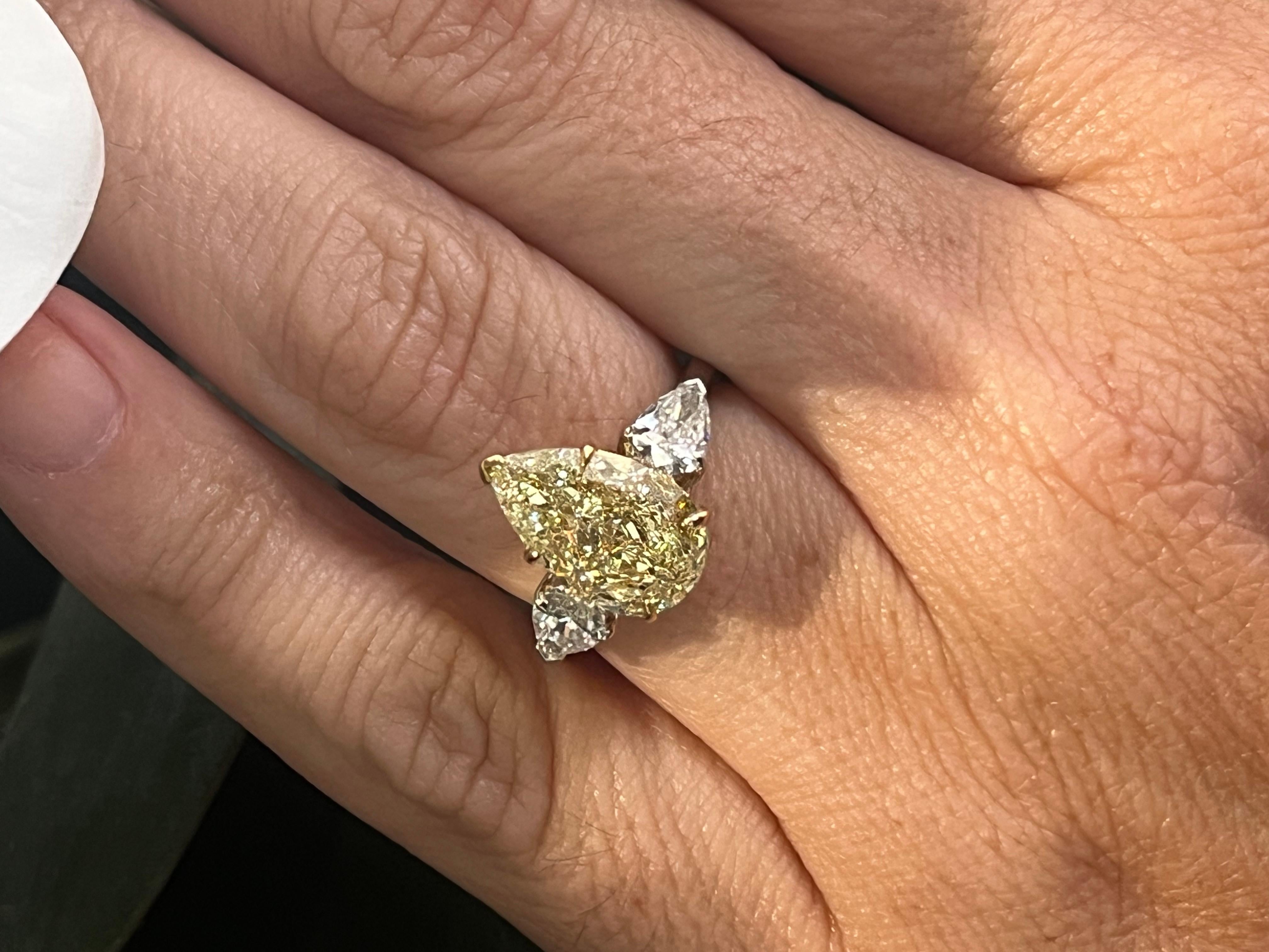 Verlobungsring aus Platin 950 und 18 Karat Gold mit GIA 4,01 Karat gelbem Diamanten Damen