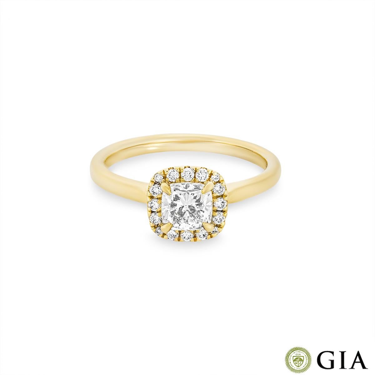 Taille coussin Bague de fiançailles en or jaune certifiée GIA avec diamant taille coussin de 0,71 carat I/SI1 en vente