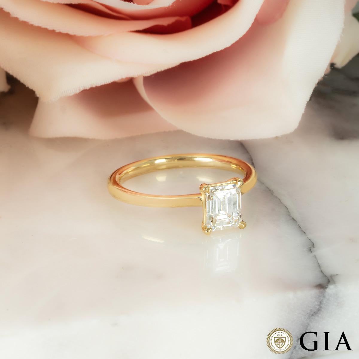 GIA Certified Yellow Gold Emerald Cut Diamond Ring 0.83 Carat E/VS1 For Sale 3