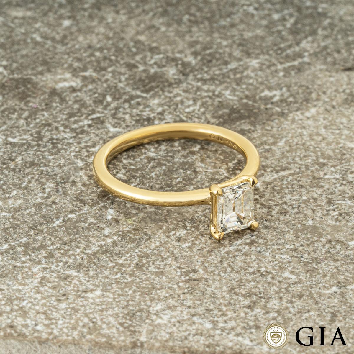 GIA-zertifizierter Gelbgold-Diamantring mit Smaragdschliff 0,83 Karat E/VS1 im Angebot 4