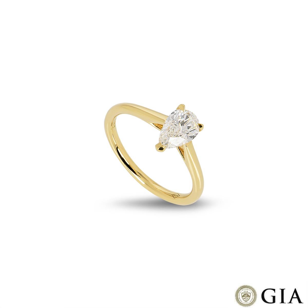 Bague en or jaune certifiée GIA avec diamant taille poire de 0,90 carat F/VVS1 en vente 3