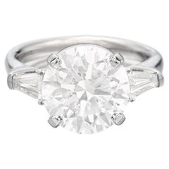 GIA Certifield 5,21 Karat Rundschliff Diamant VVS1 Ring mit verjüngtem Baguette
