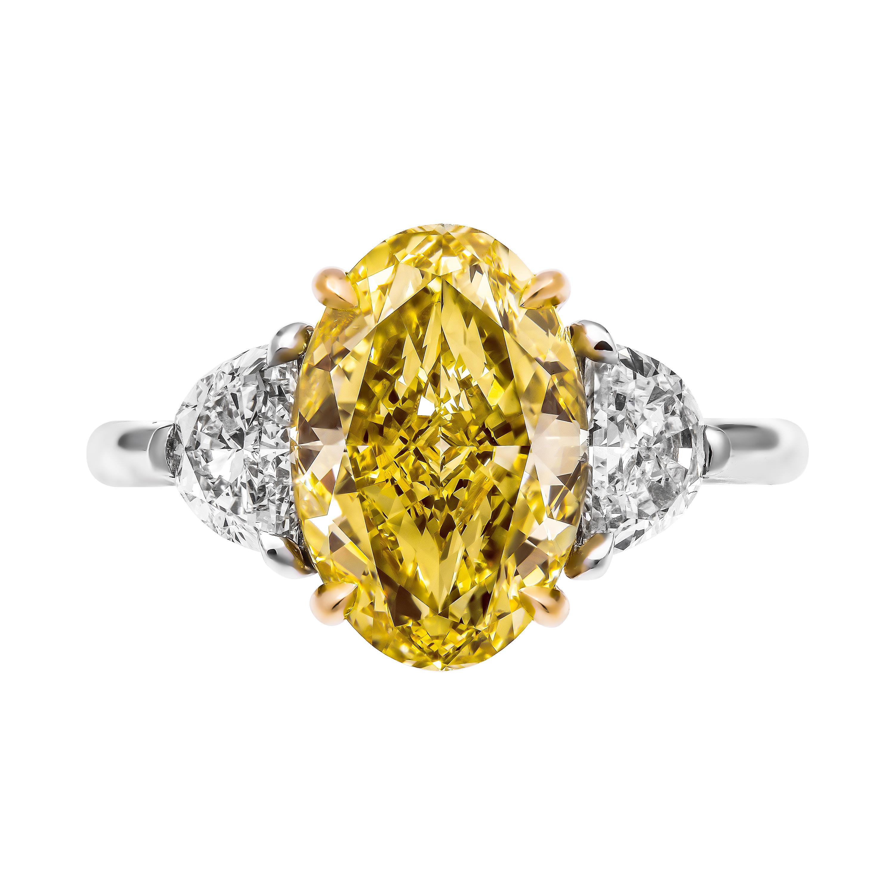 Mounted in handmade customwire setting featuring 18K Yellow Gold & Platinum 950, perfect mounting to compliment the beauty of this exotic stone!
Setting features stunningly delicate work,  2 Halfmoon shape side stones totaling 0.93ct G color VS2