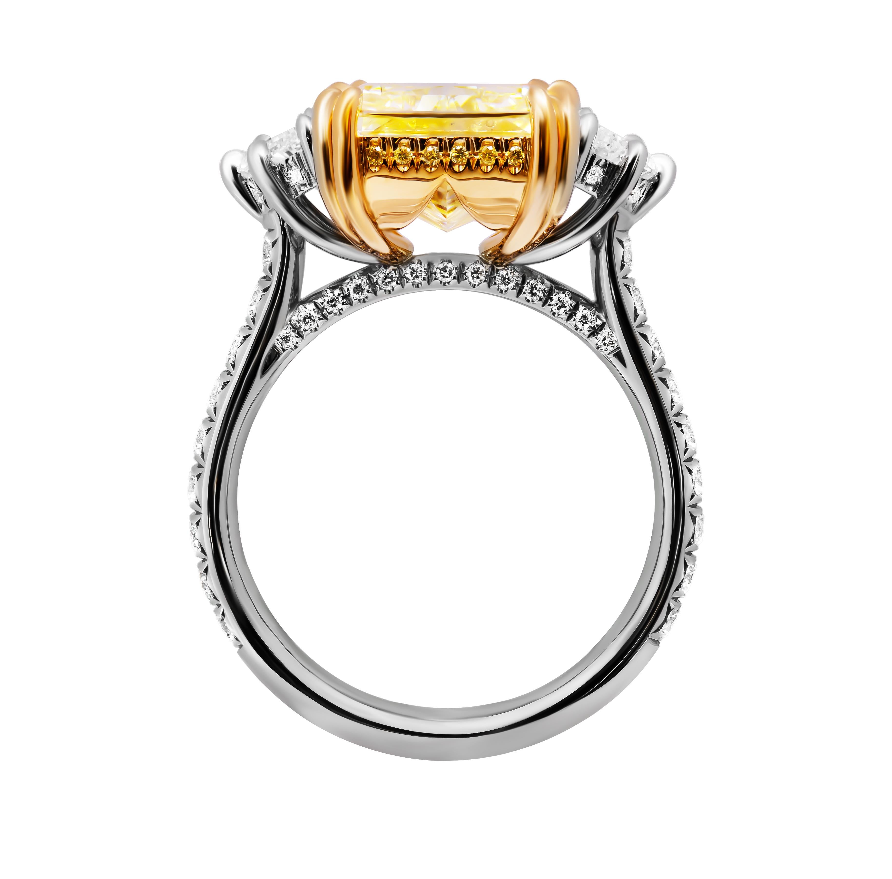 Modern GIA Certifies 3 stone ring with 6.57ct Fancy Light Yellow Radiant Cut Diamond For Sale