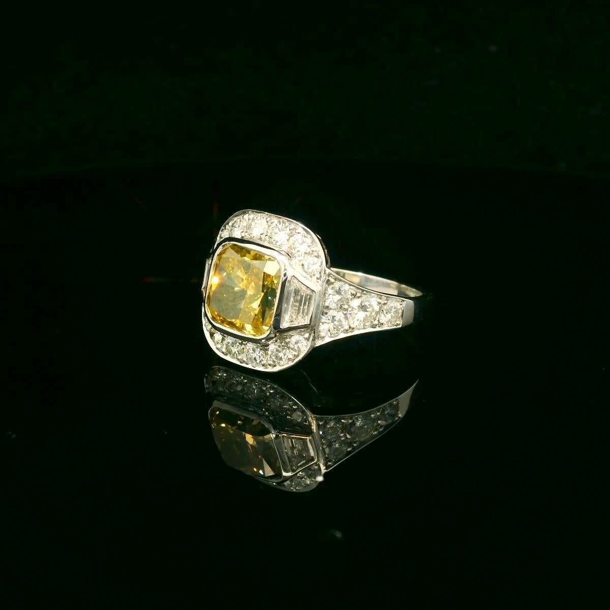 Art Deco GIA certified brownish yellow 2.63 Carats diamond ring For Sale
