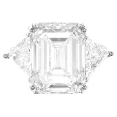 GIA Cetified 4 Ct. Bague latérale émeraude trillion D COLOR VS1 Clarté