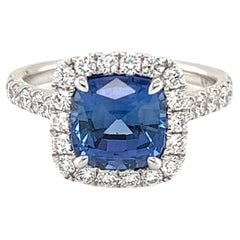 GIA Ceylon Sapphire 
Diamond Ring in 18 Karat White Gold