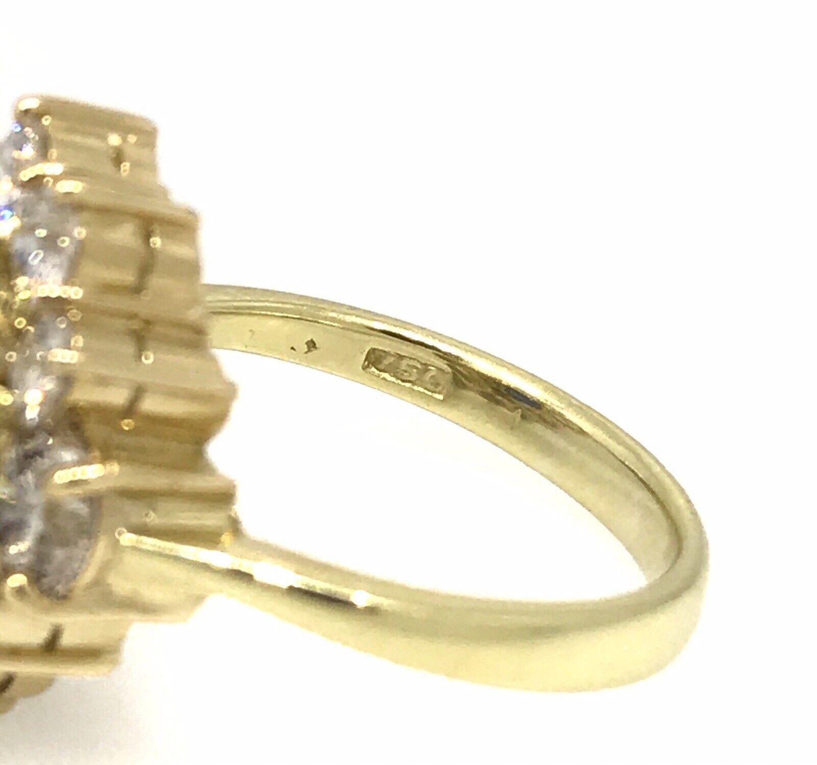 GIA Ceylon Ring aus 18 Karat Gelbgold mit unerhitztem 3,95 Karat Saphir und Diamant im Kissenschliff Damen im Angebot
