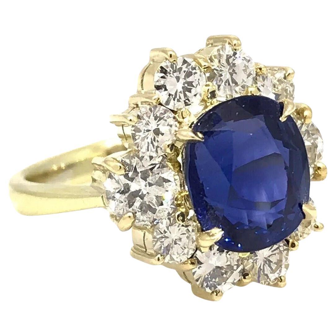 GIA Ceylon Ring aus 18 Karat Gelbgold mit unerhitztem 3,95 Karat Saphir und Diamant im Kissenschliff im Angebot