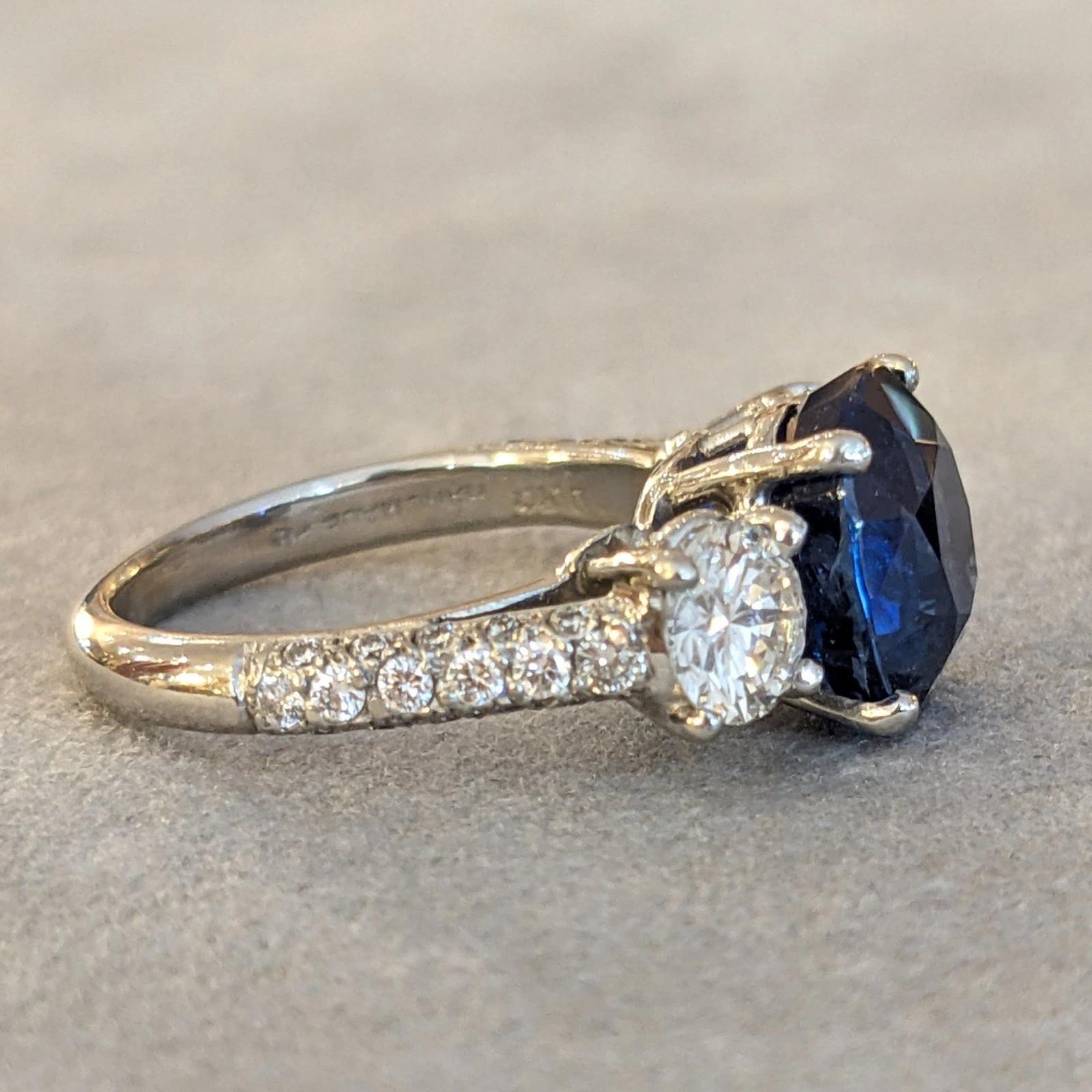 Bague en platine avec saphir coussin de Ceylan non chauffé de 3,95ct et diamant GIA Pour femmes en vente