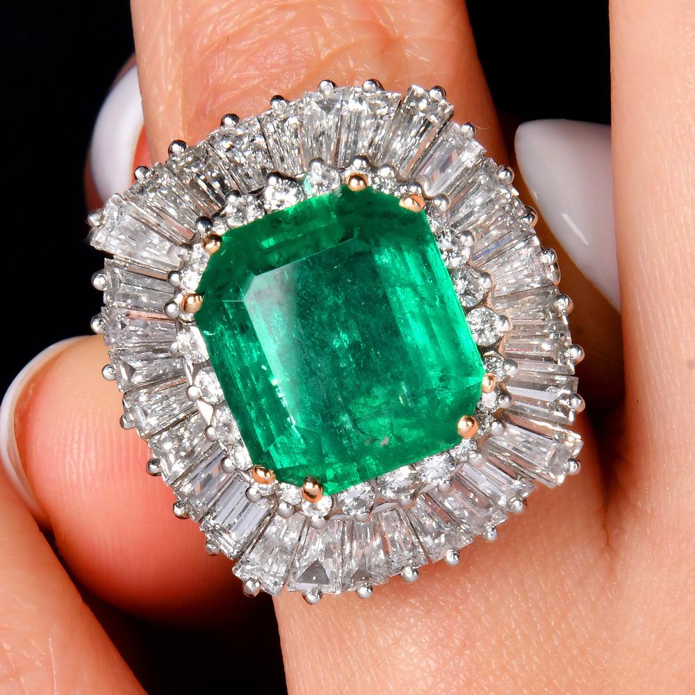 Women's GIA Colombian Emerald 12.64cts Diamond Platinum Ballerina Cocktail Ring For Sale