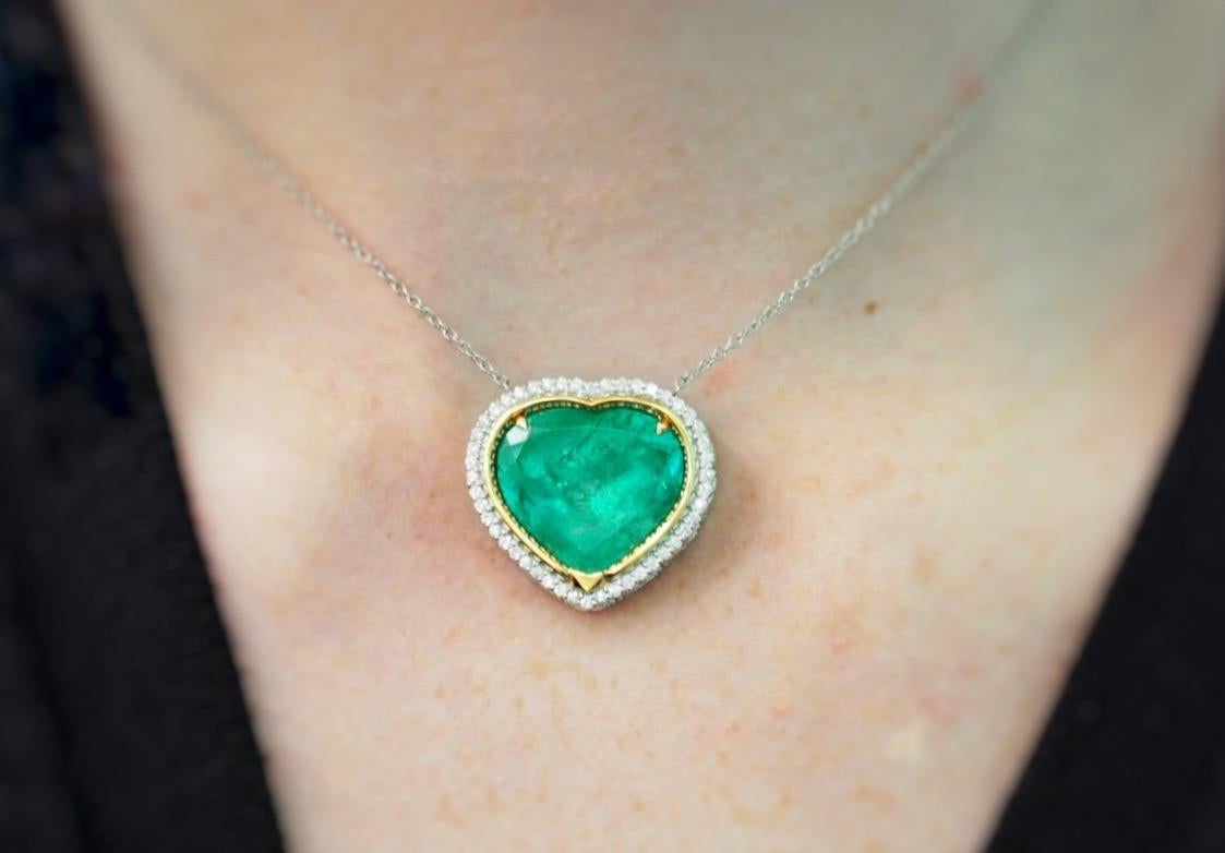 Modern GIA Colombian Emerald Heart Diamond Necklace in Platinum and 18 Karat Gold