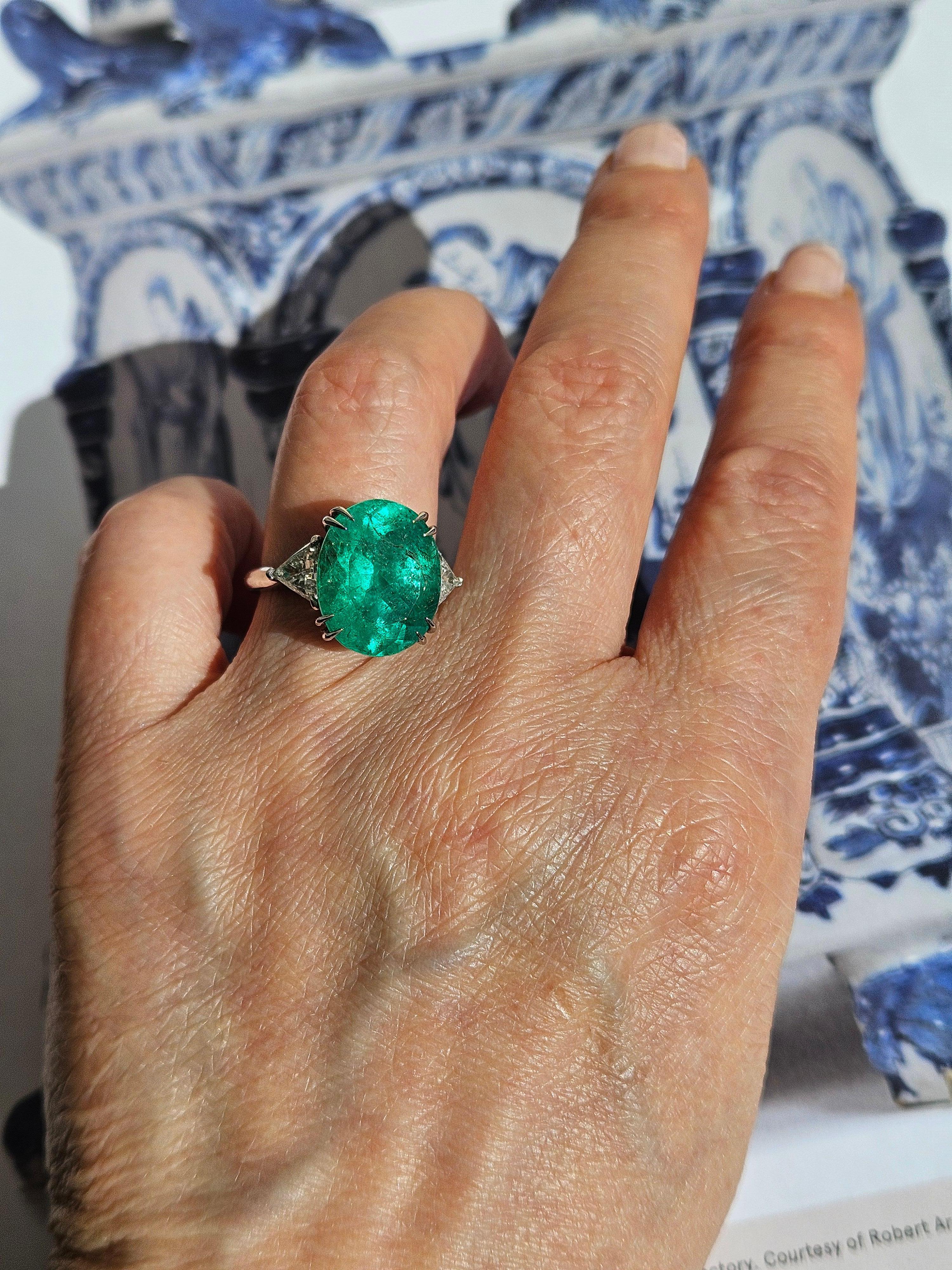 Women's GIA Colombian Green 10ctw Emerald & Diamond Three Stone Engagement Platinum Ring For Sale
