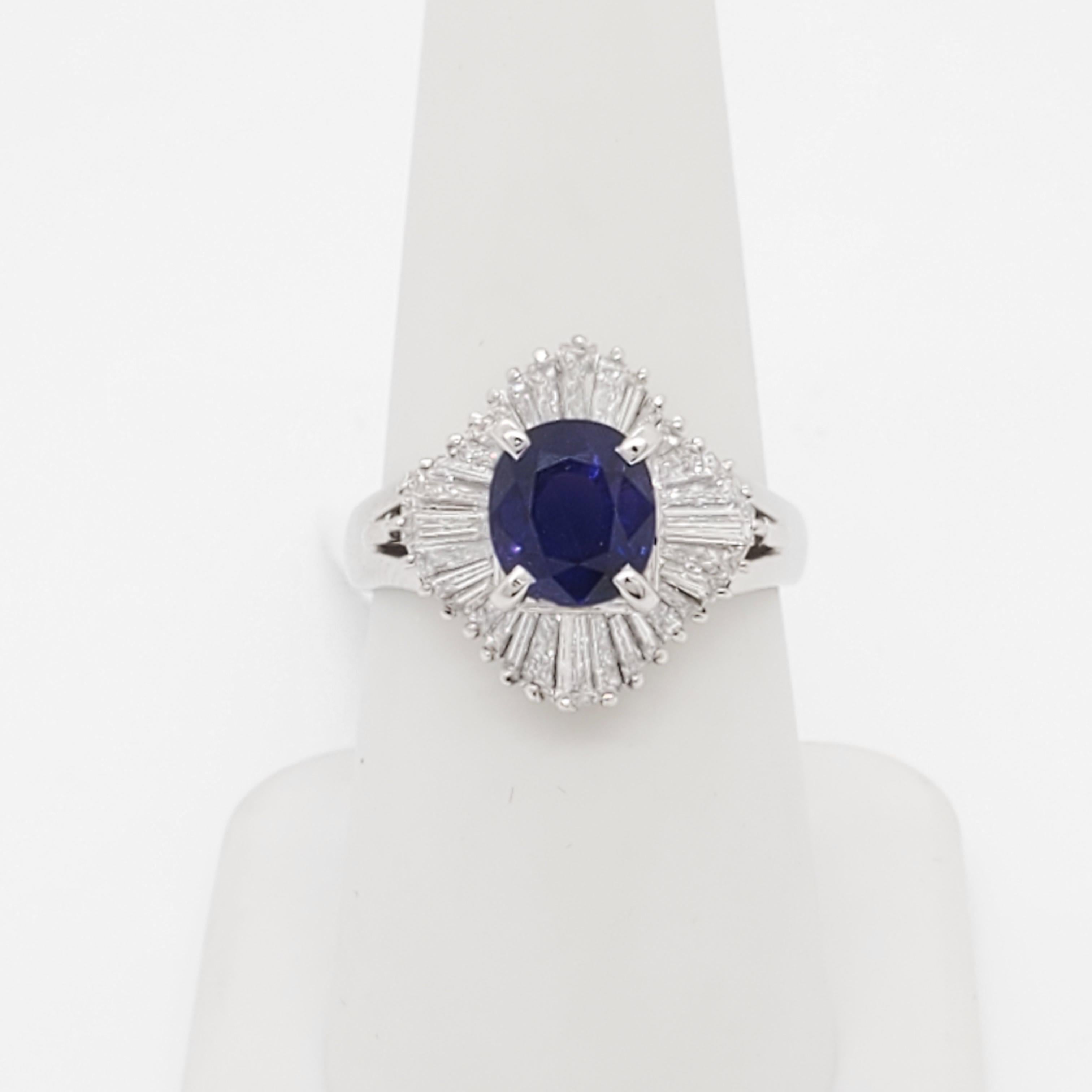 GIA Color Change Tanzanian Sapphire and Diamond Cocktail Ring in Platinum In New Condition For Sale In Los Angeles, CA