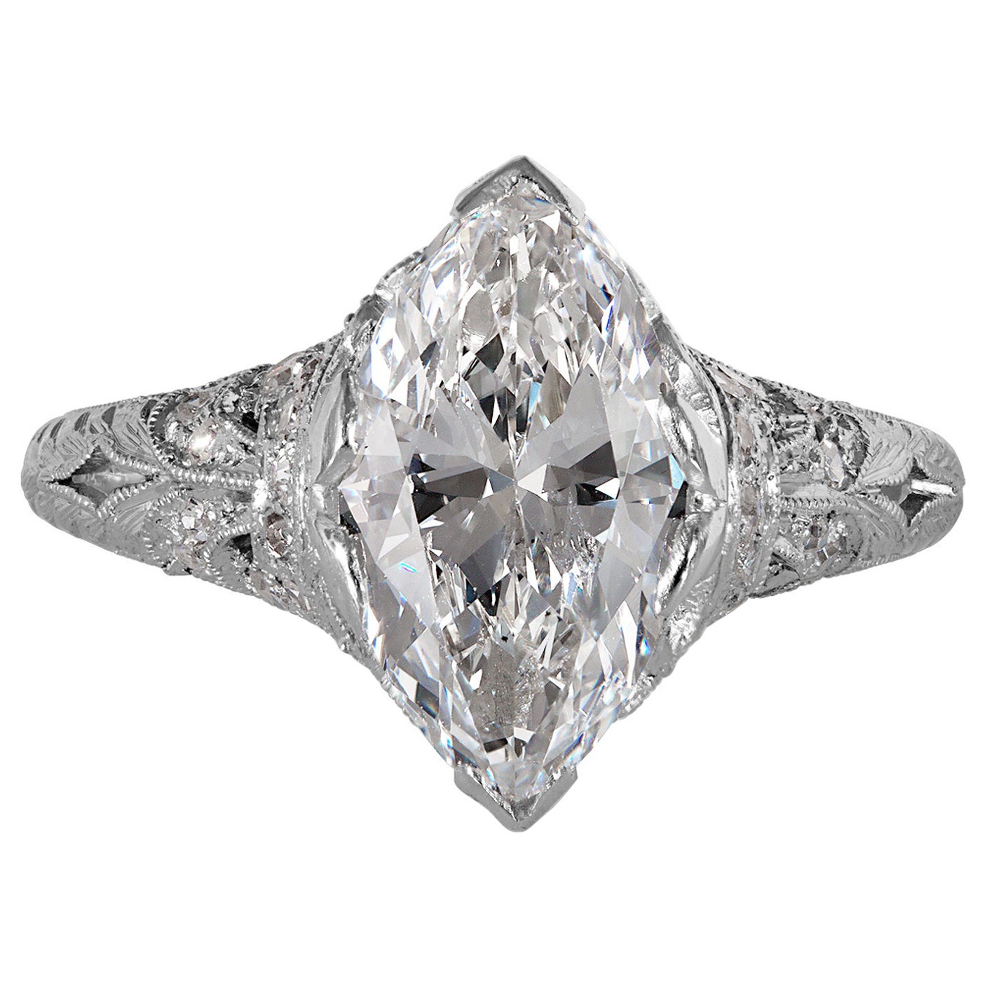 Platin-Verlobungsring mit GIA farblosem 2,40 Karat antikem Marquise-Diamant im Edwardianischen Schliff