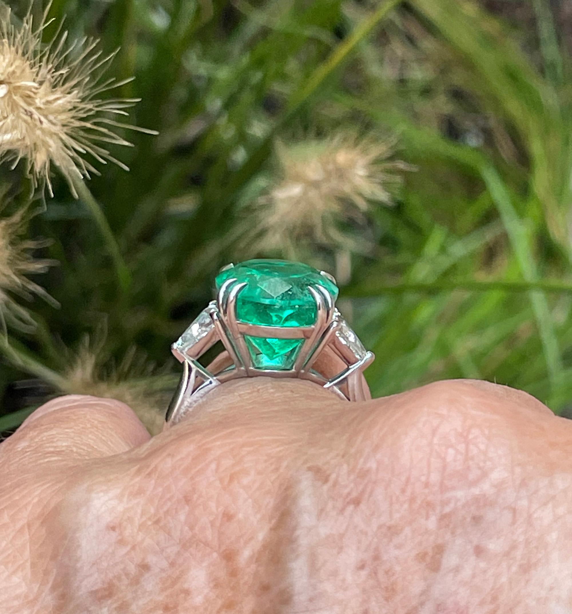 GIA Colombian Green 10ctw Emerald & Diamond Three Stone Engagement Platinum Ring For Sale 10