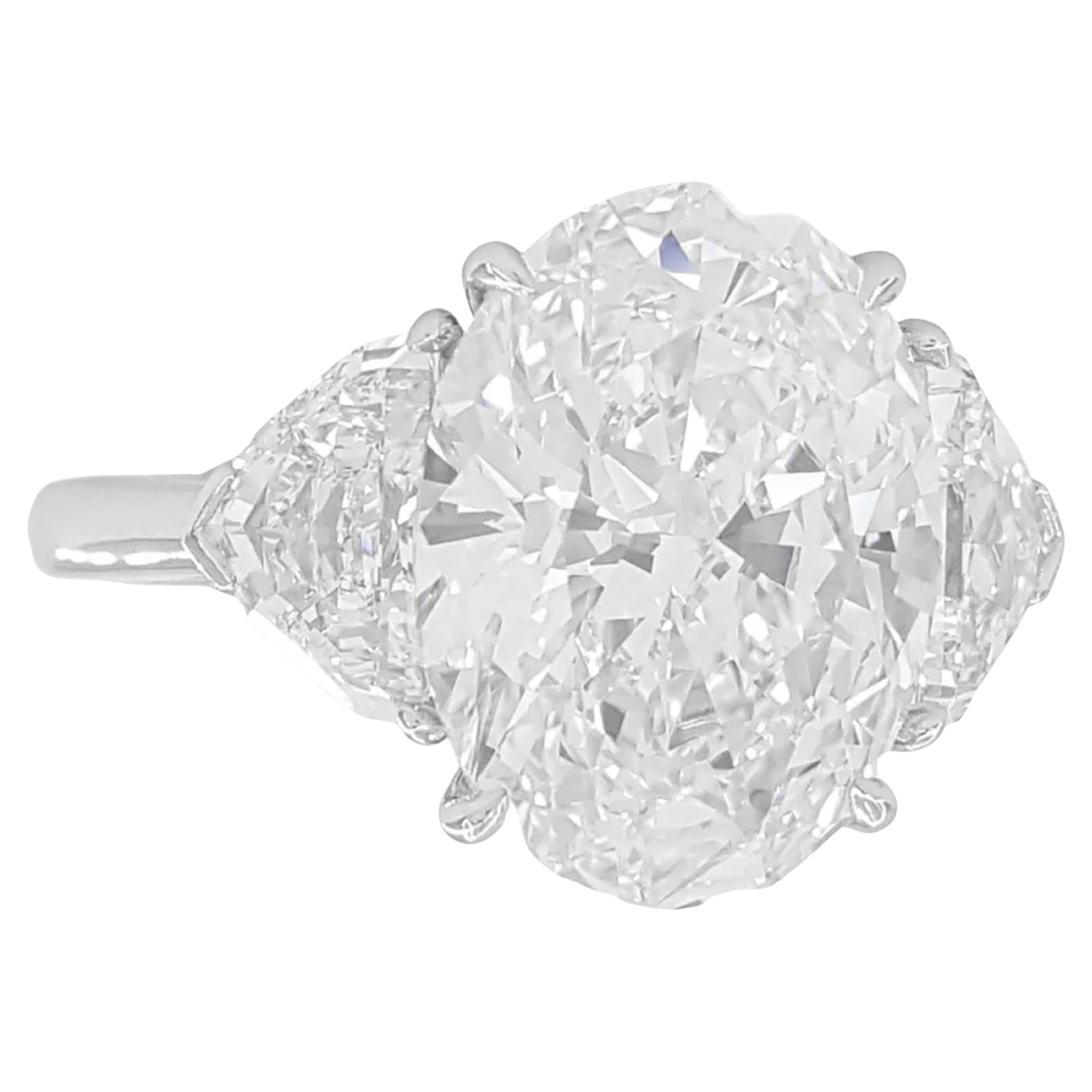GIA Ct. 6.56 ct Total Weight Oval Brilliant & Cadillac Cut Diamond ring In New Condition For Sale In Chicago, IL