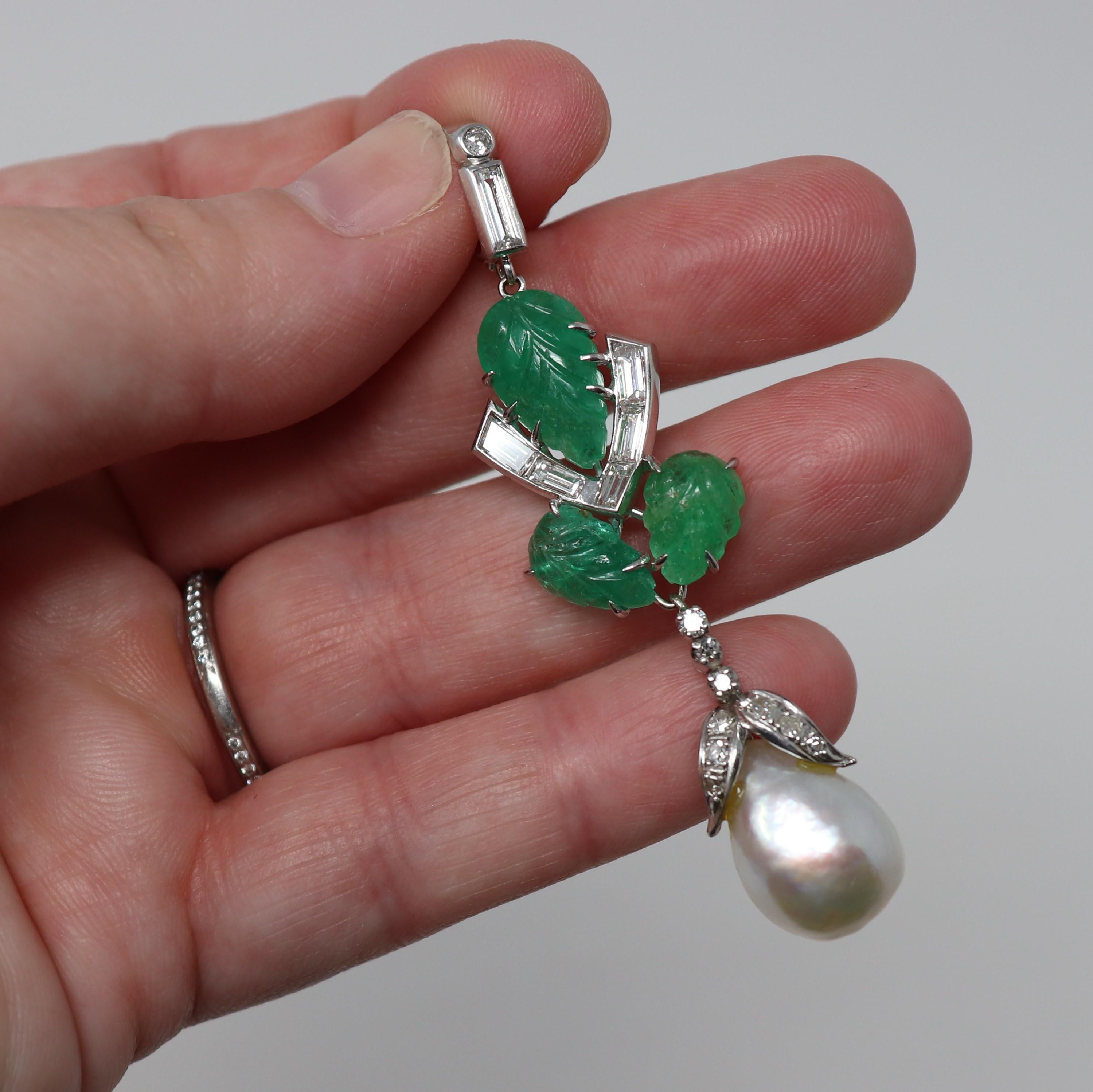Collana con ciondolo di perle coltivate, smeraldi e diamanti GIA in oro bianco 14 carati in vendita 5