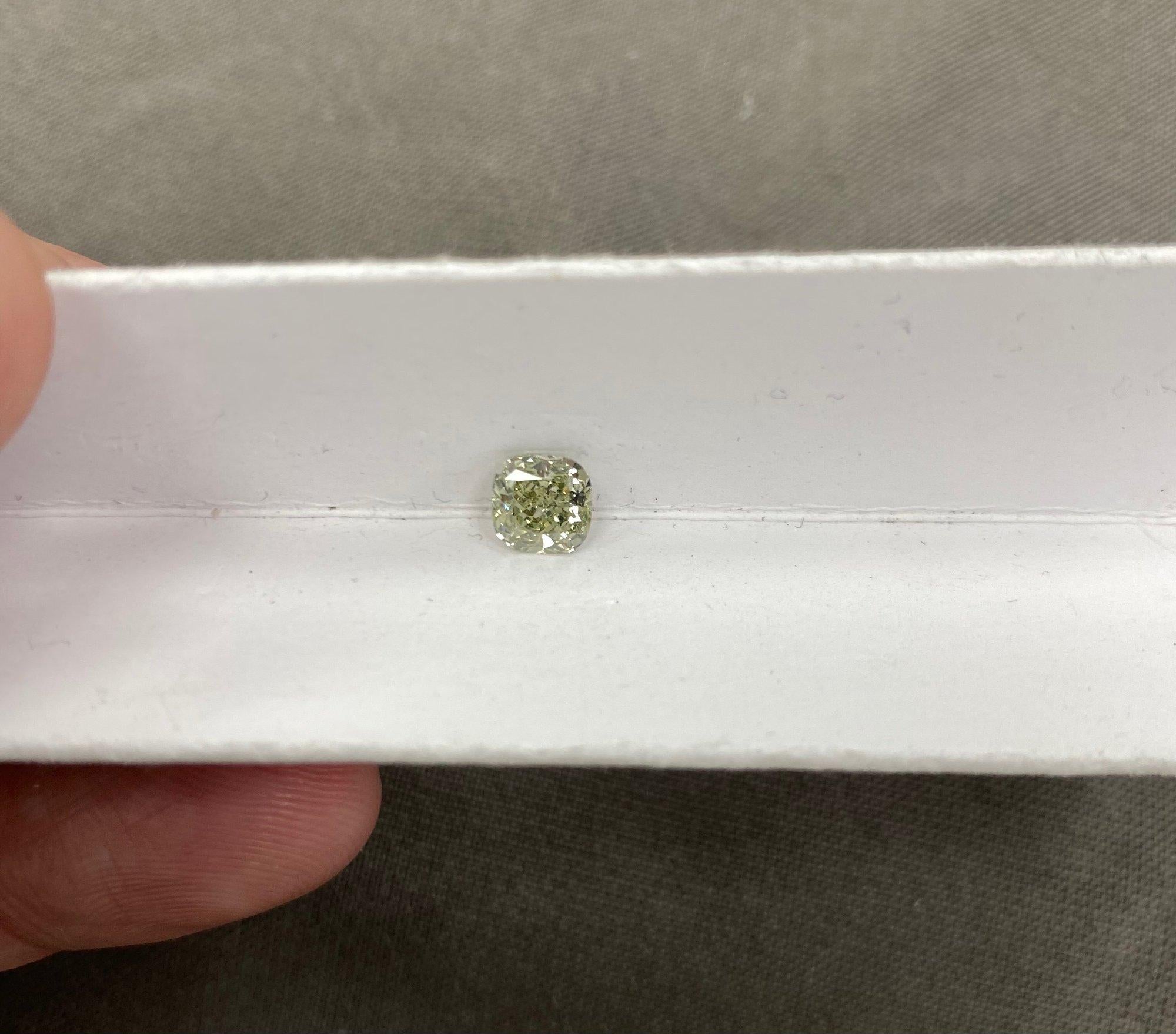 Moderne Diamant naturel taille coussin de 1,06 carat de couleur grisâtre-jauneâtre fantaisie SI1 en vente