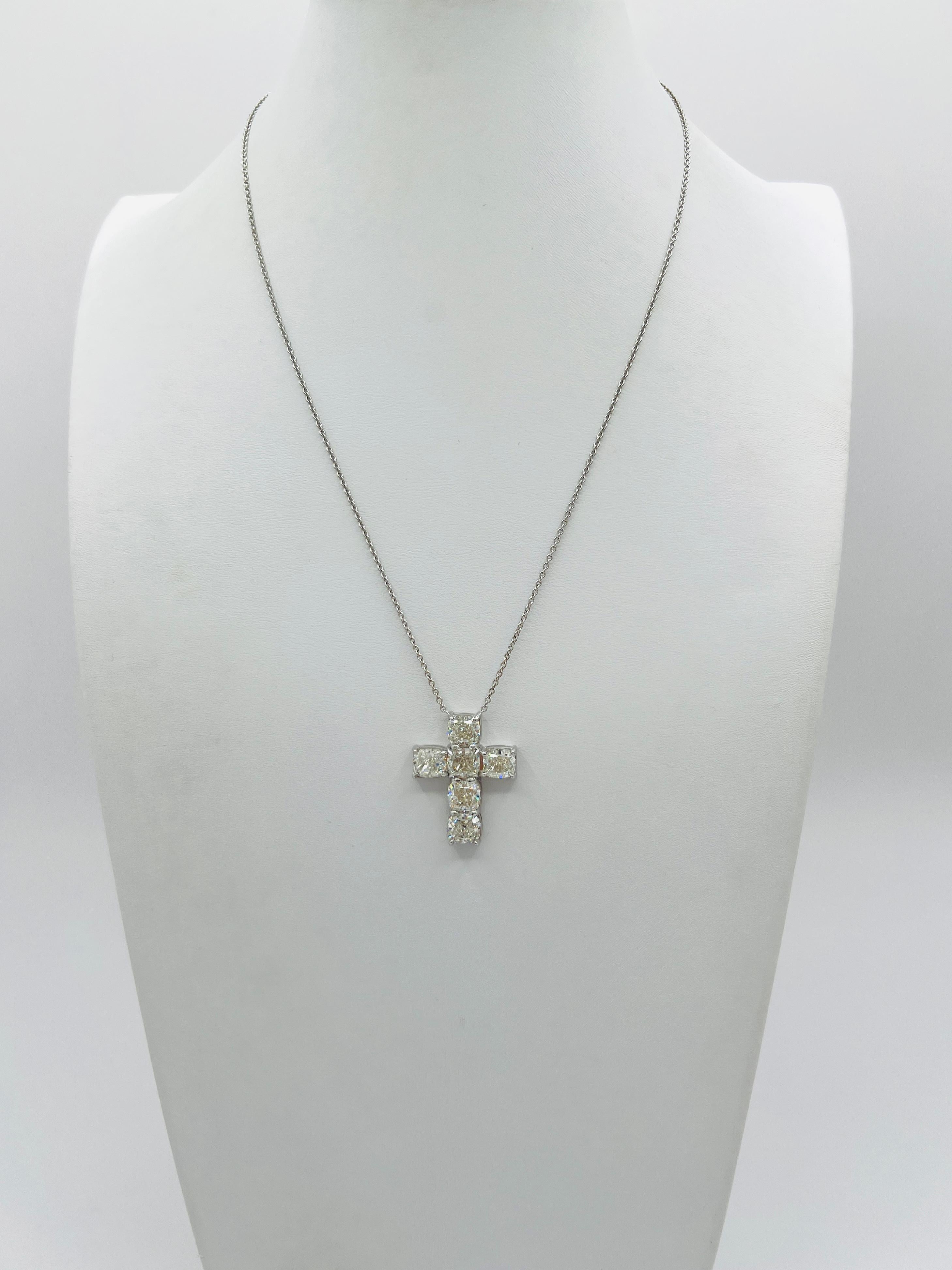GIA Cushion 1.5 Carat Each White Diamond Pendant Necklace in 18K White Gold For Sale 2