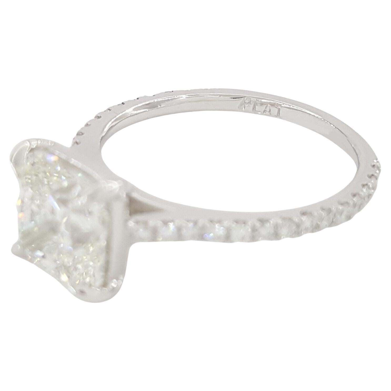 Moderne  GIA Bague de fiançailles en platine avec diamant taille coussin et brillant  en vente