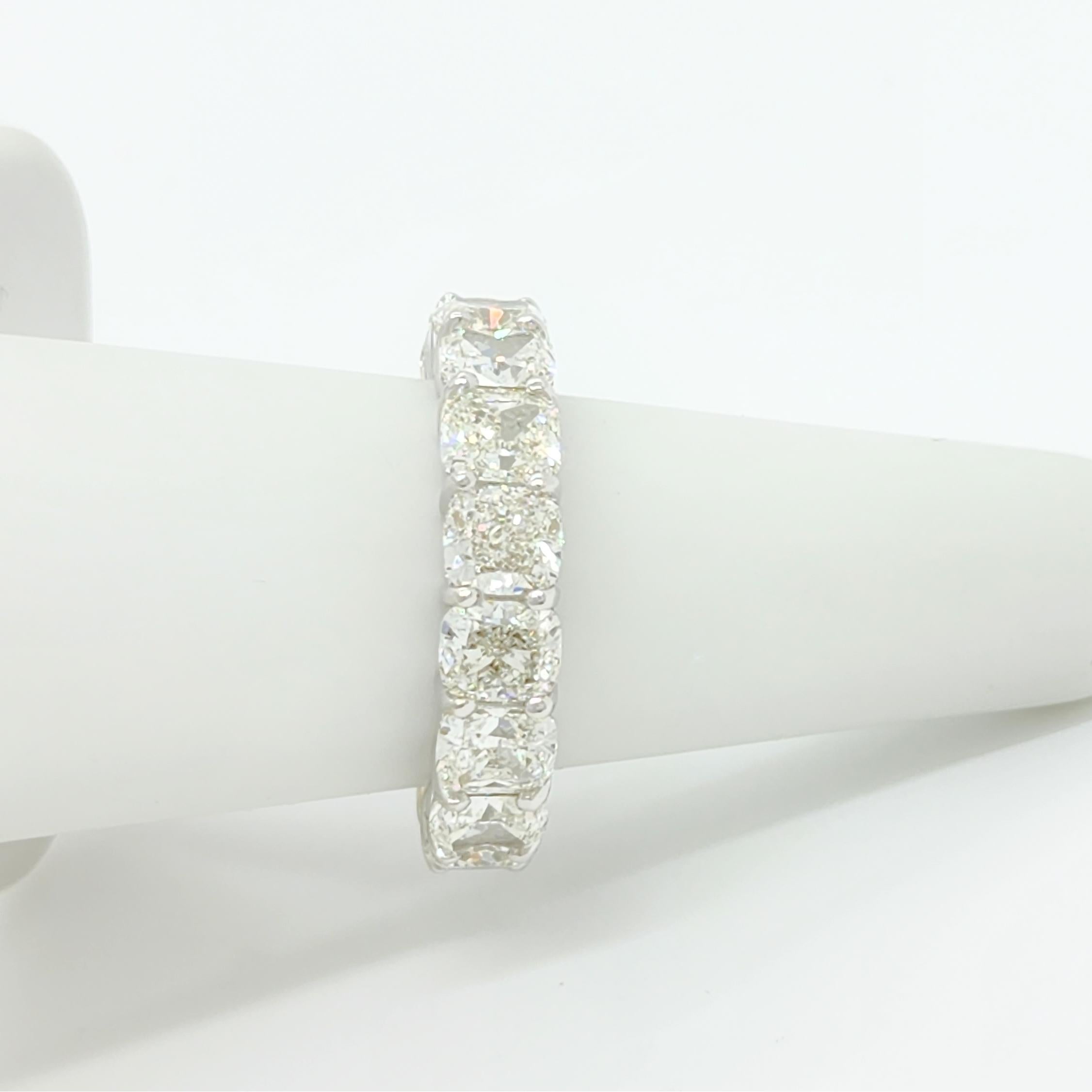 GIA Cushion Diamond Eternity Band in 18k White Gold In New Condition For Sale In Los Angeles, CA