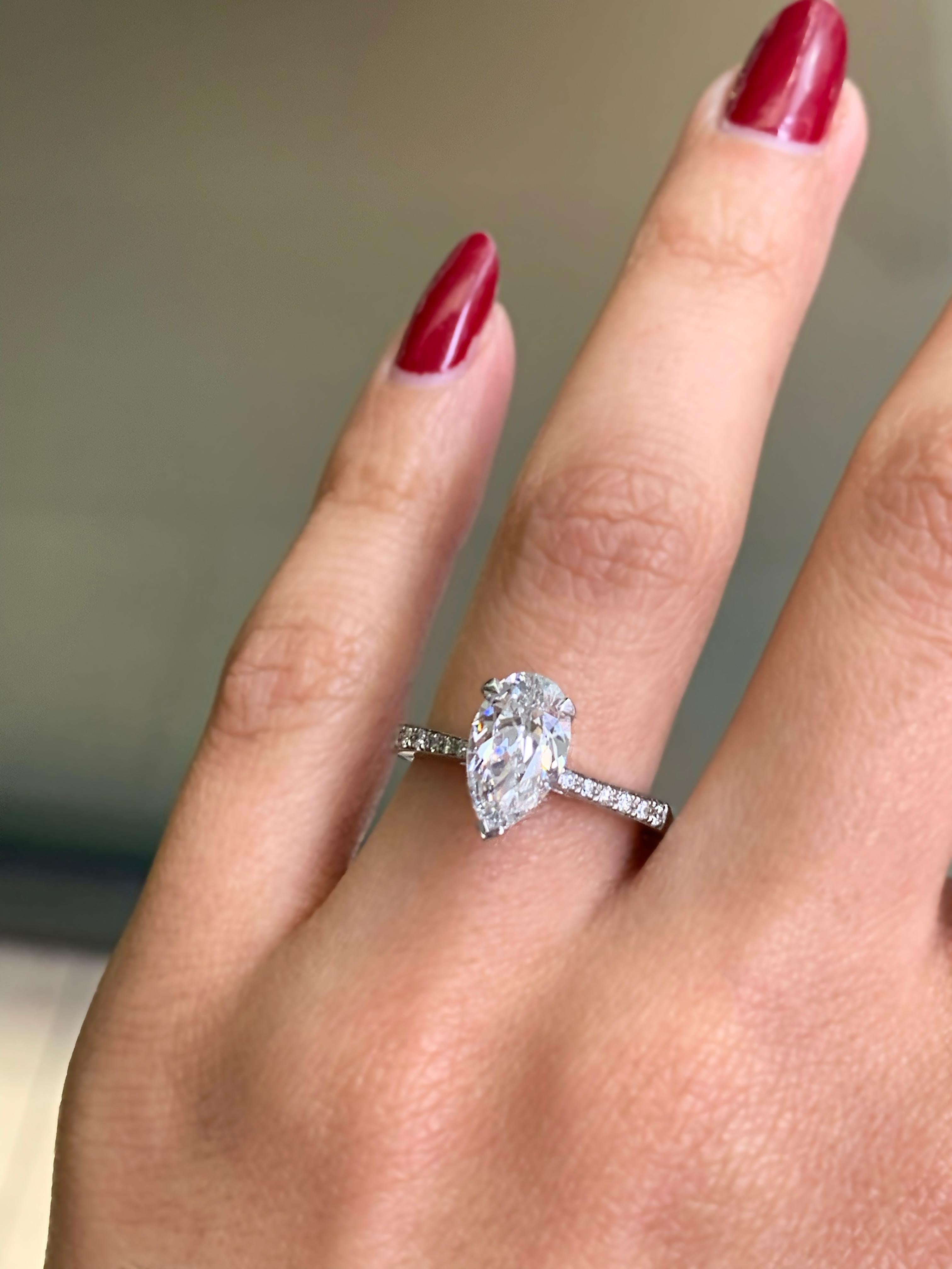 Modern GIA D IF 1.55 Carat Pear Shape Diamond Platinum Engagement Ring For Sale