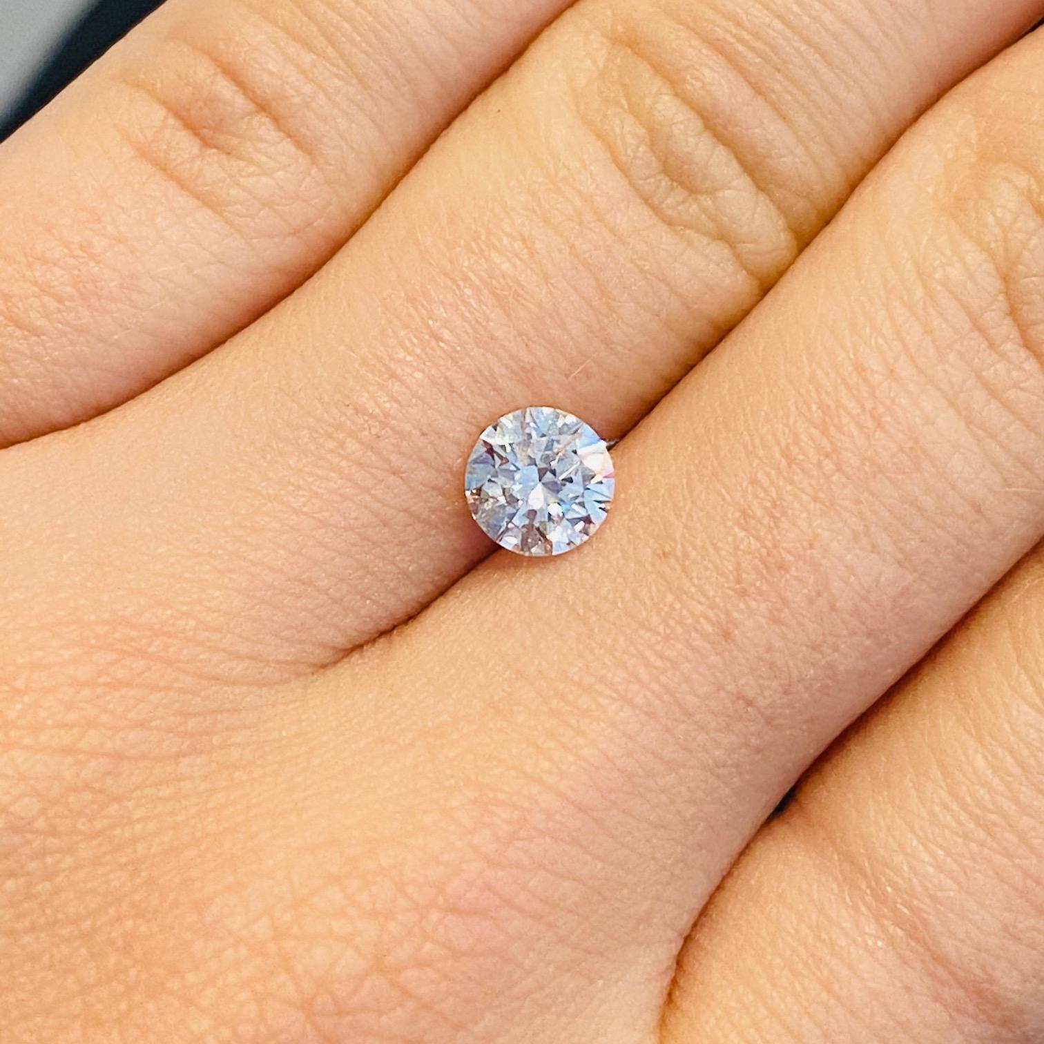 GIA Diamond 1.50 Carat Three-Stone Ring Round and Baguette Diamond Custom Ring For Sale 2