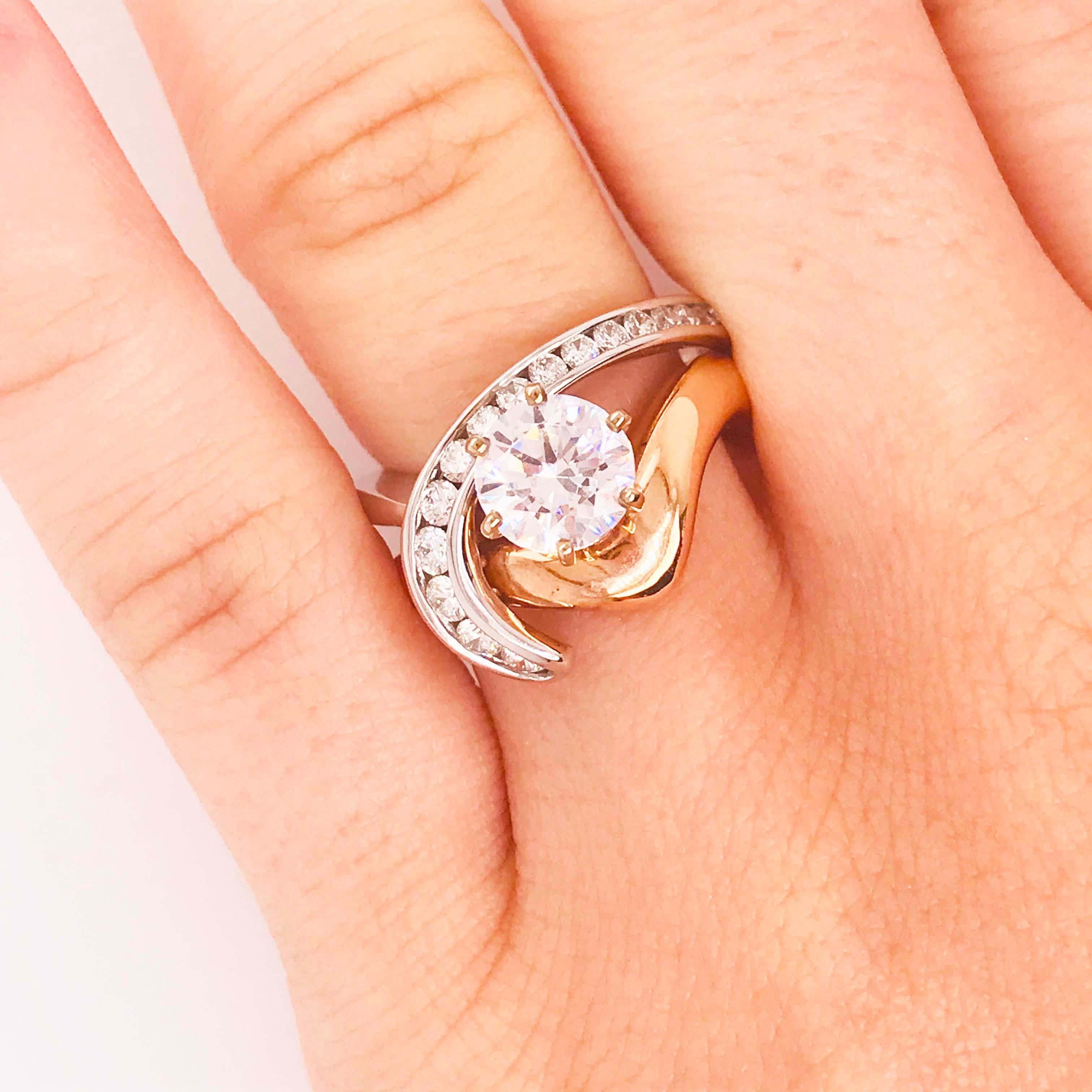 La bague de fiançailles et l'alliance, uniques et audacieuses, ont été conçues avec des métaux précieux et des diamants naturels authentiques ! Cette parure de mariage comporte un anneau solitaire en 