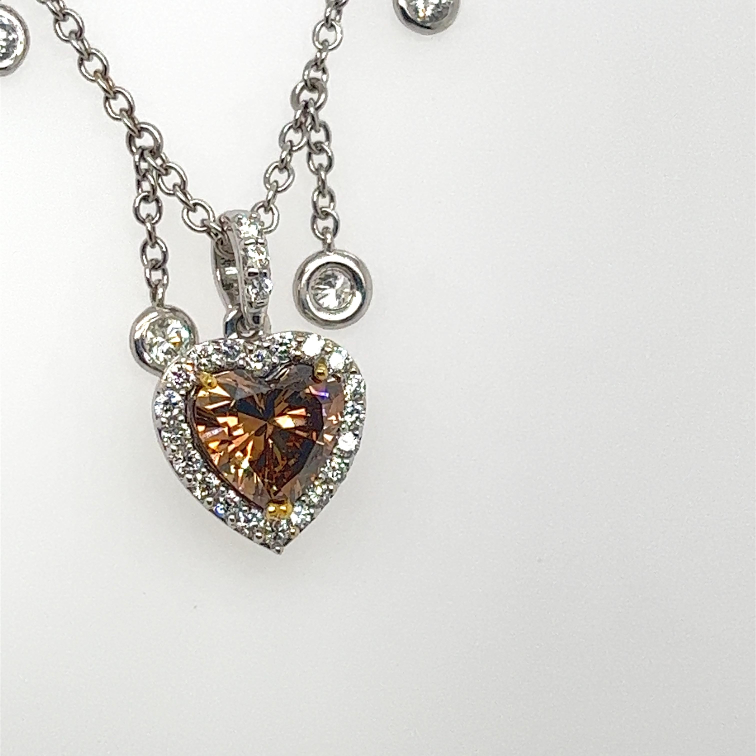 G.I.A. Diamond Heart Pendant on Diamond by the Yard Chain in 18kt Gold In Excellent Condition For Sale In Miami, FL