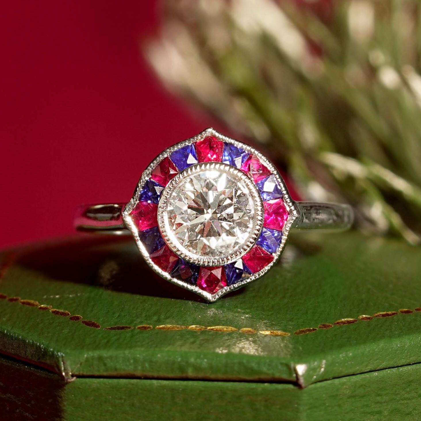 Verlobungsring aus Platin mit GIA-Diamant mit Rubin und Saphir im Art-déco-Stil (Art déco)