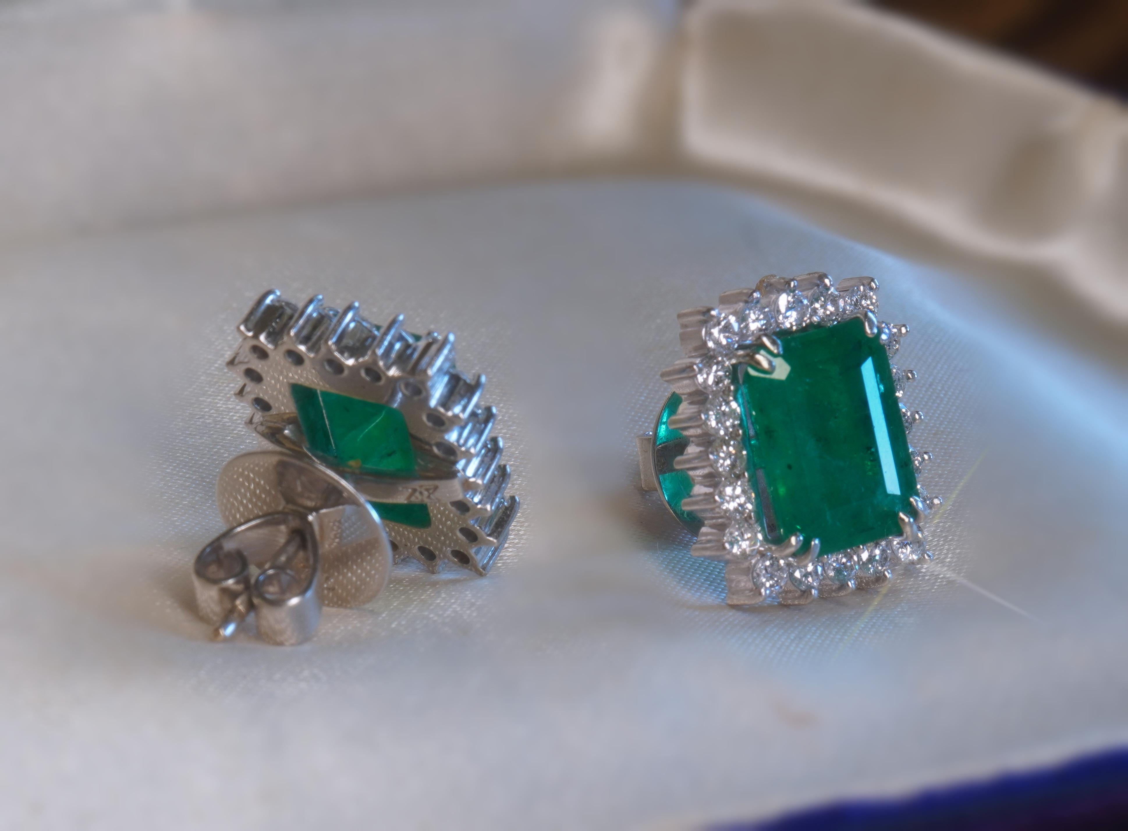 GIA Emerald 18K Earrings Diamond Vintage Certified Natural VS Fine 12.18 CTS! For Sale 6