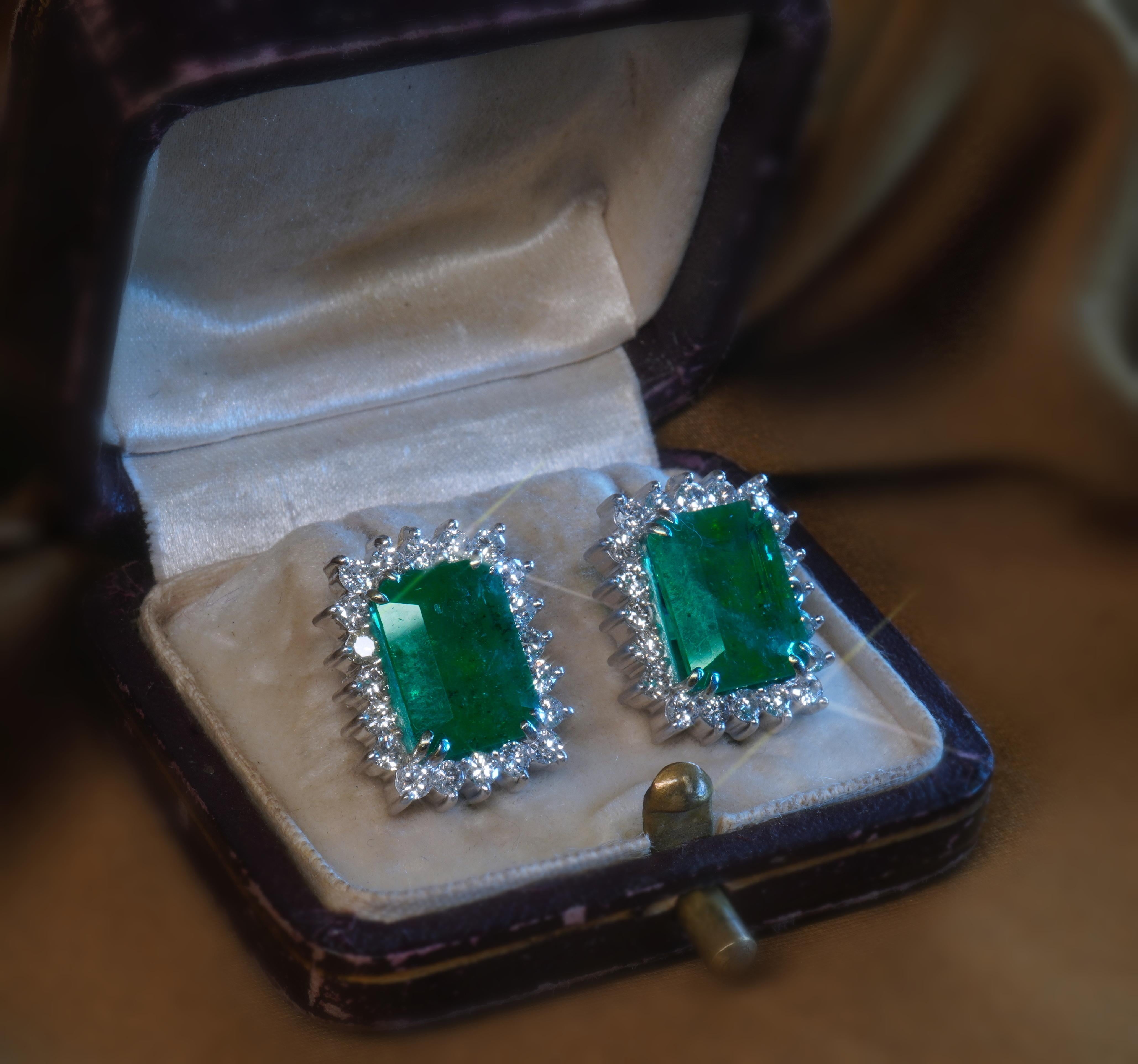 GIA Emerald 18K Earrings Diamond Vintage Certified Natural VS Fine 12.18 CTS! For Sale 4