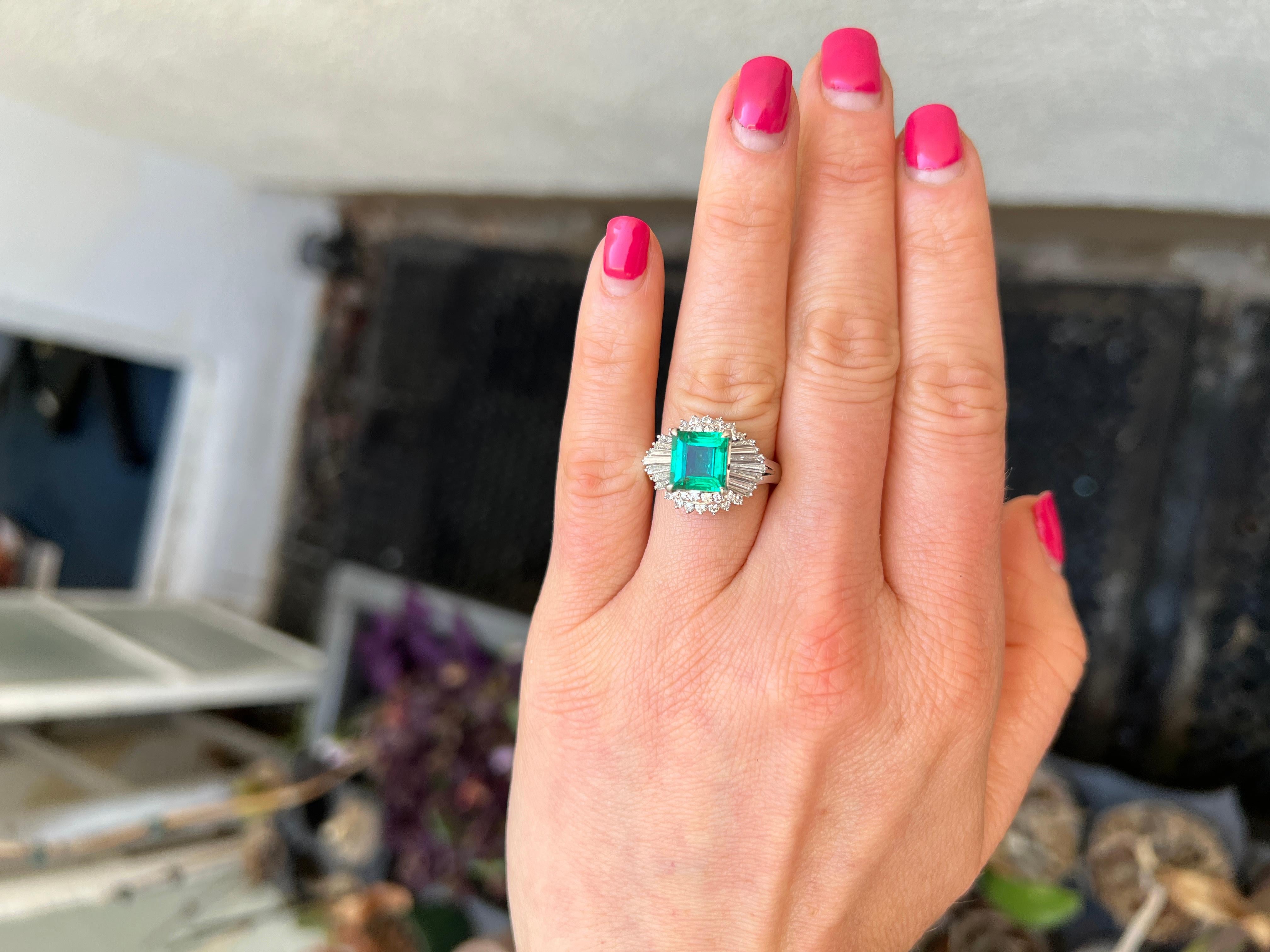 GIA Emerald and Diamond Ballerina Cocktail Ring For Sale 2